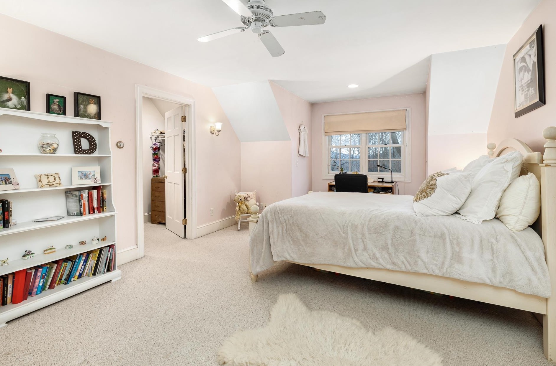 1 Tavern Ln, Lyme NH  03768-3325 exterior