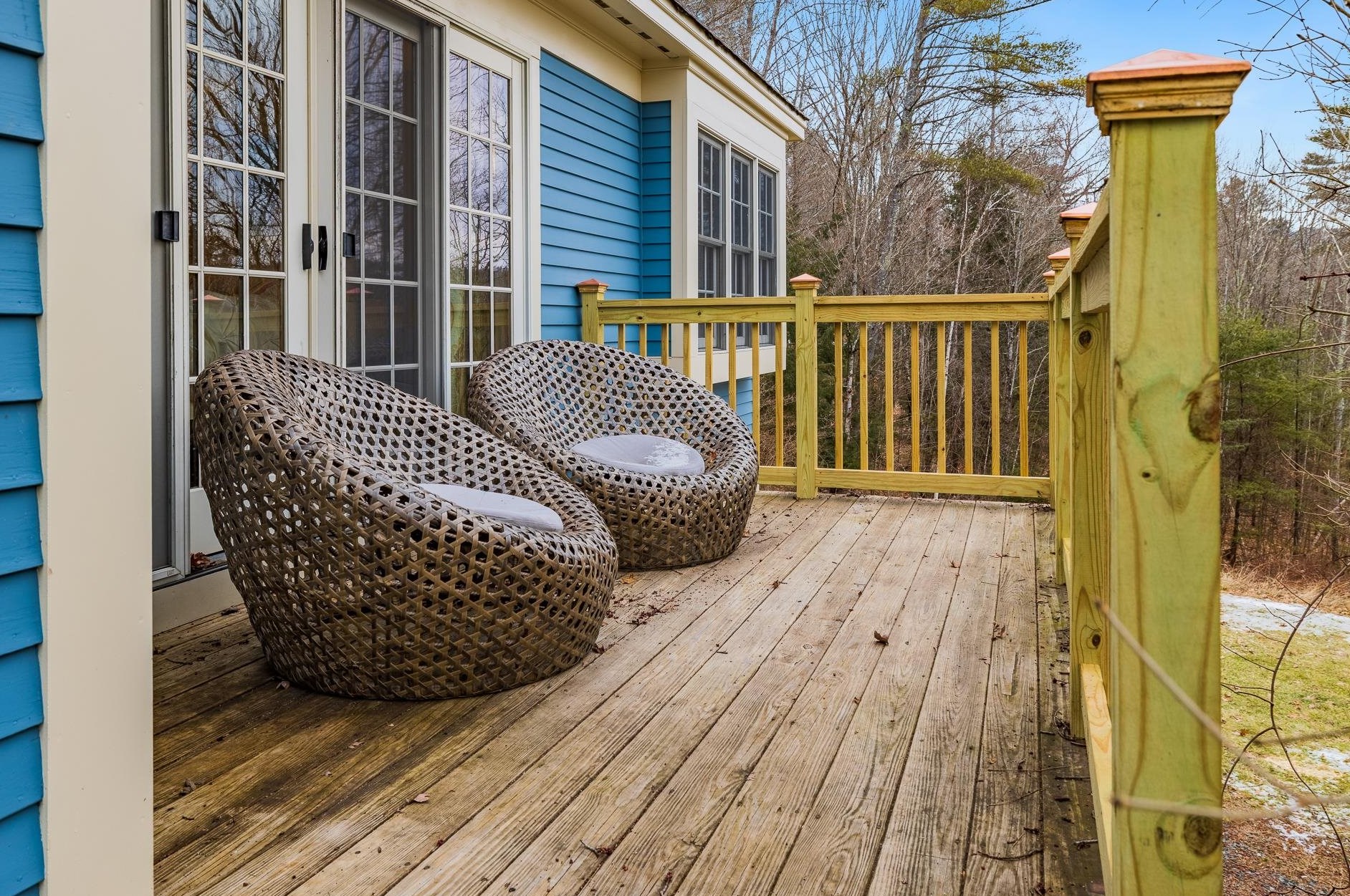 1 Tavern Ln, Lyme NH  03768-3325 exterior