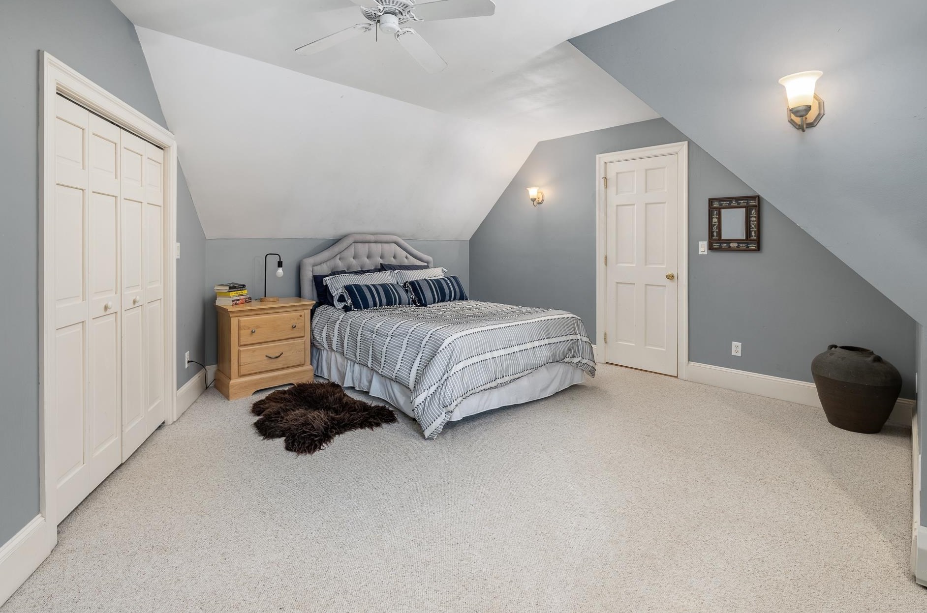 1 Tavern Ln, Lyme NH  03768-3325 exterior