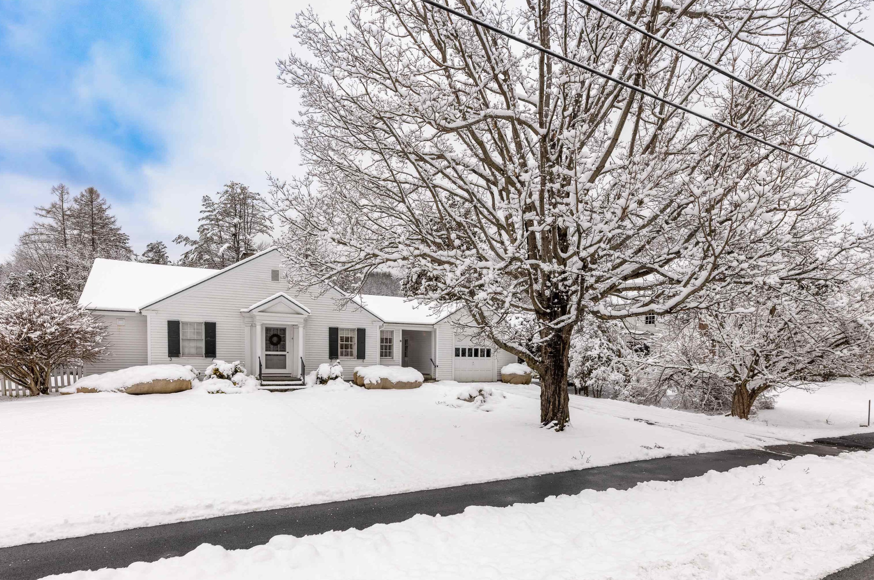 8 Balch St, Hanover NH 03755-2234 exterior