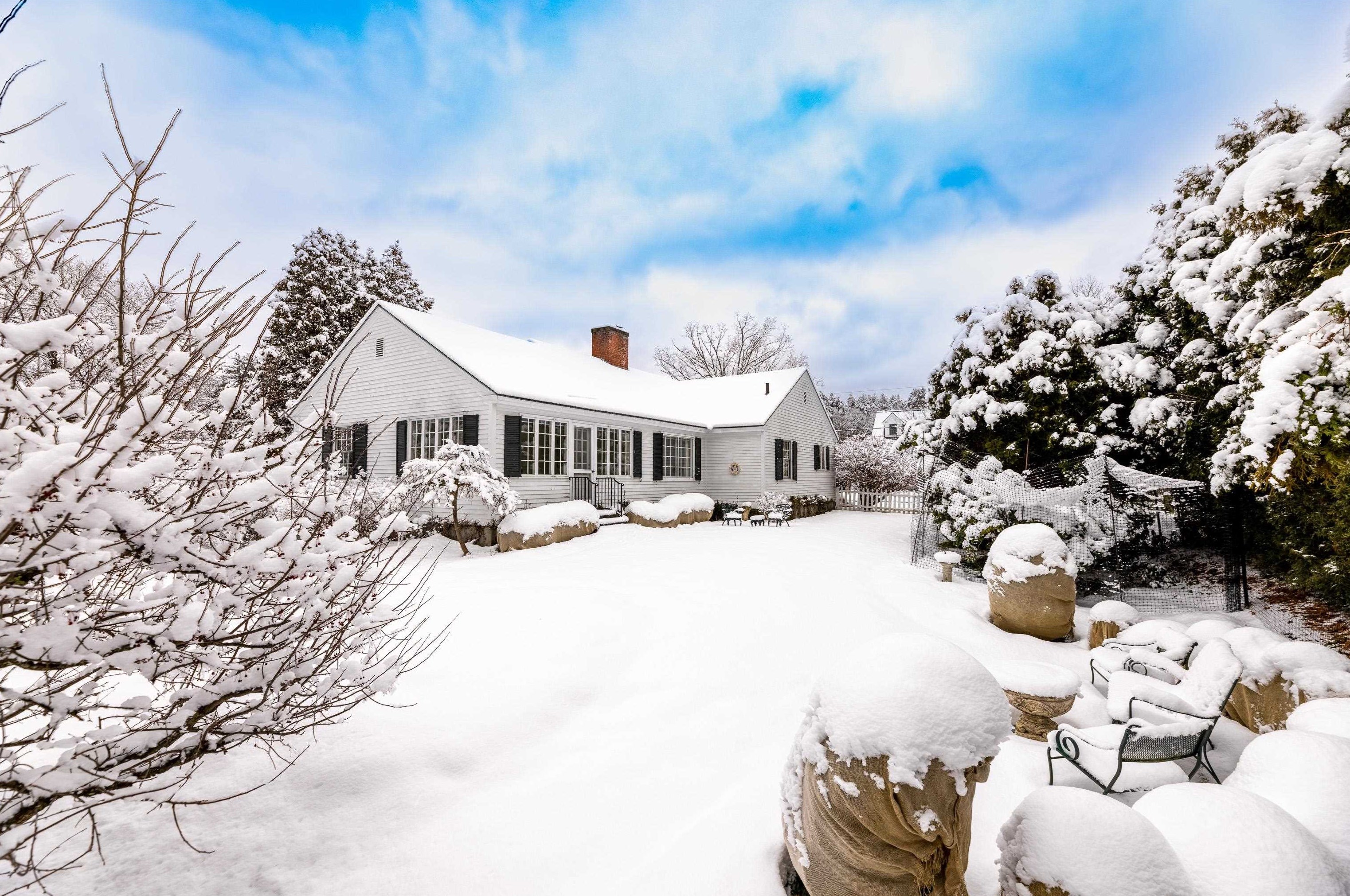 8 Balch St, Hanover NH 03755-2234 exterior