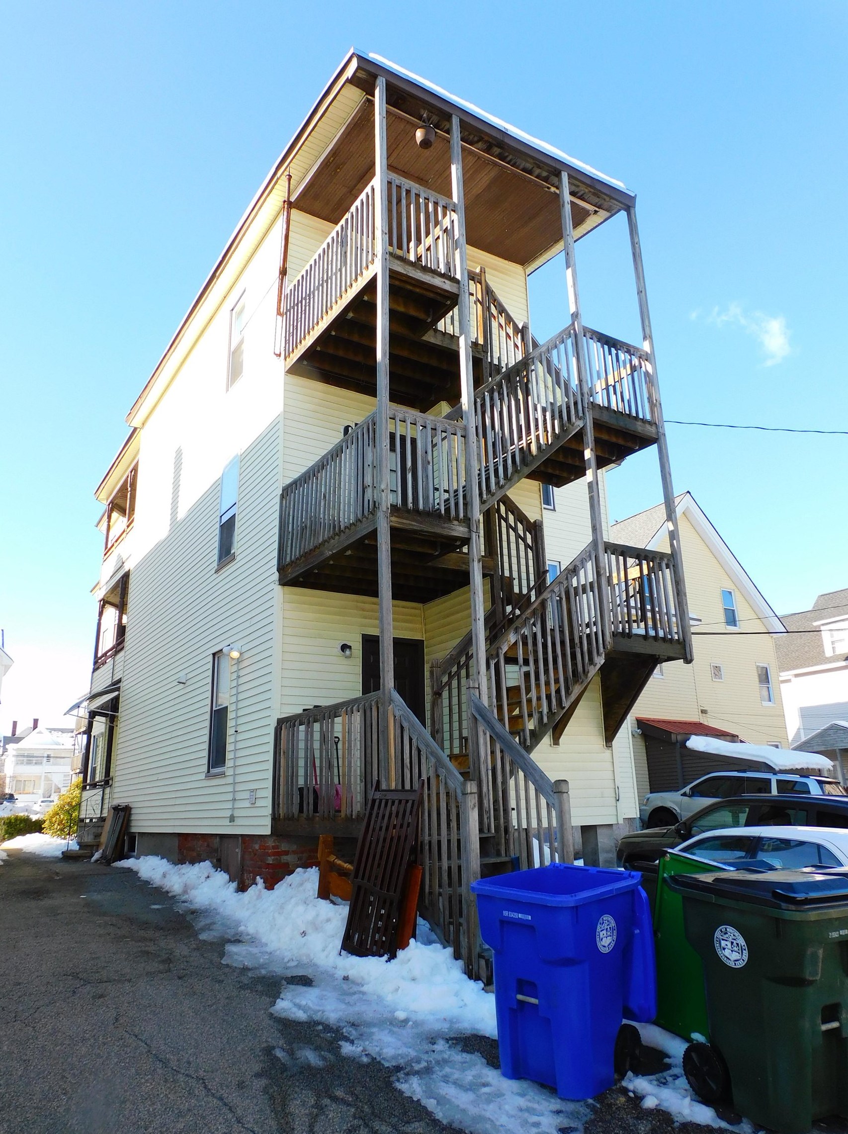 309 Dubuque St, Manchester NH  03102-3773 exterior