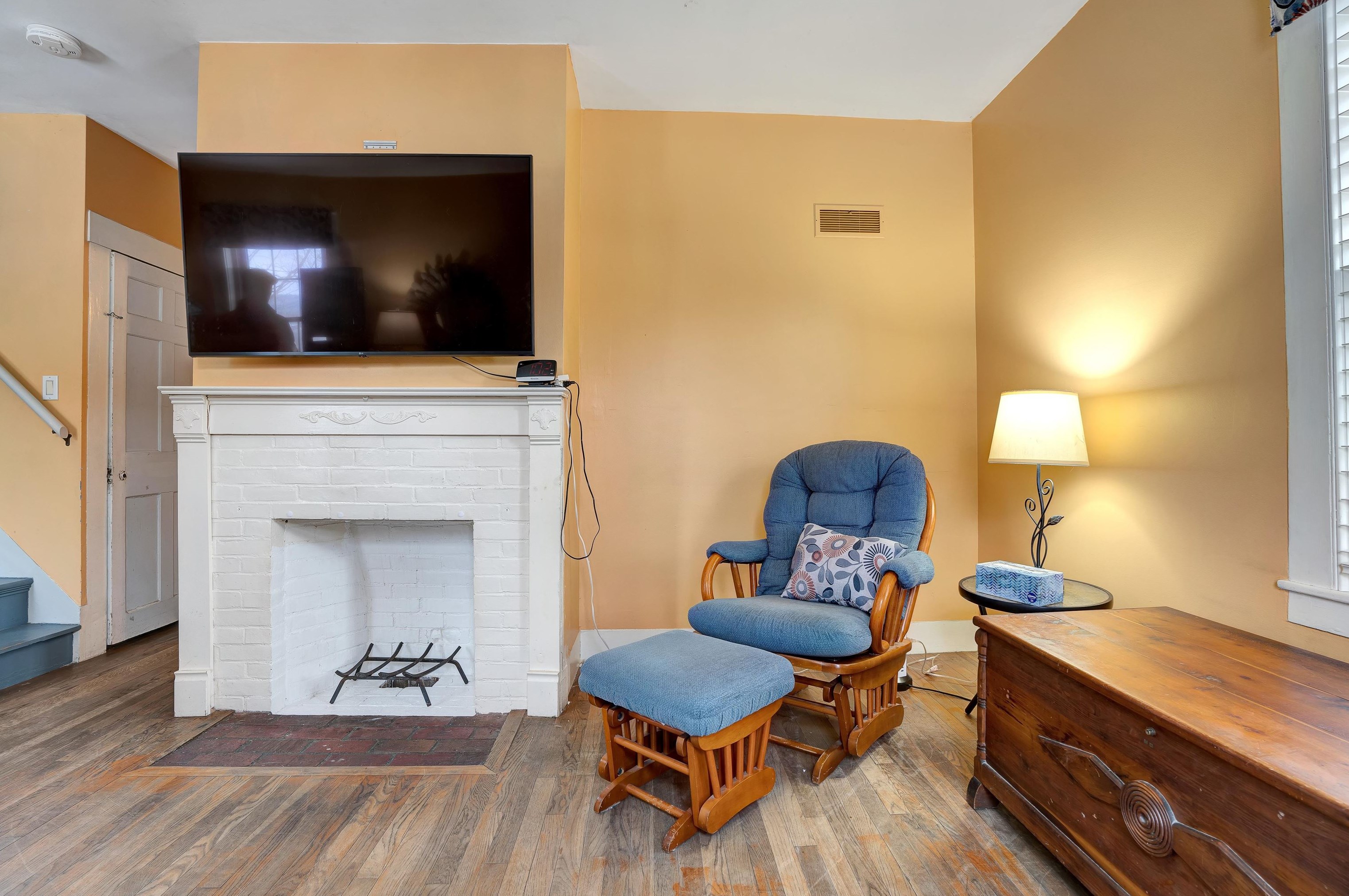 3 Lewis Ct, Lebanon NH  03766-1623 exterior