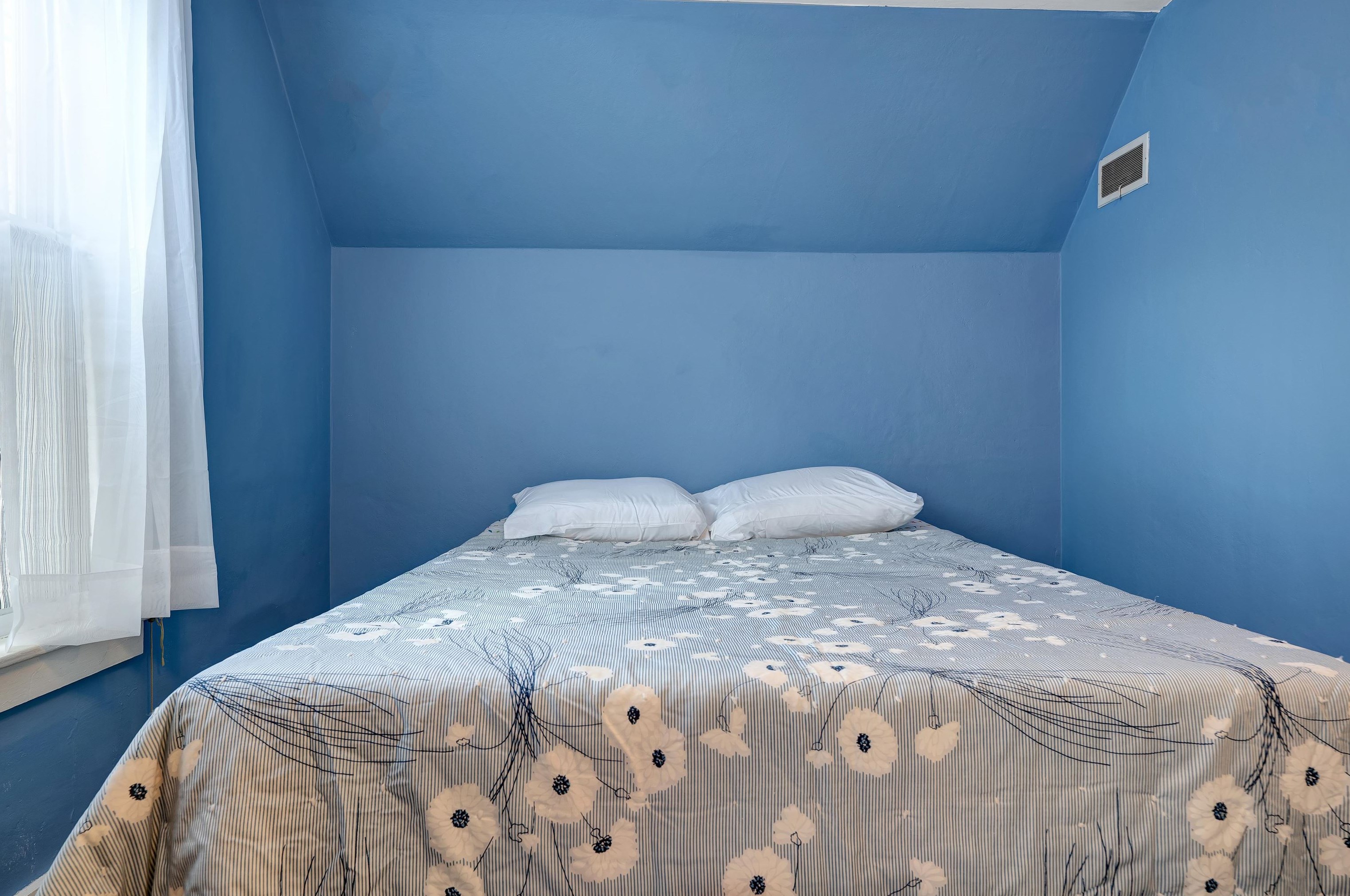 3 Lewis Ct, Lebanon NH  03766-1623 exterior