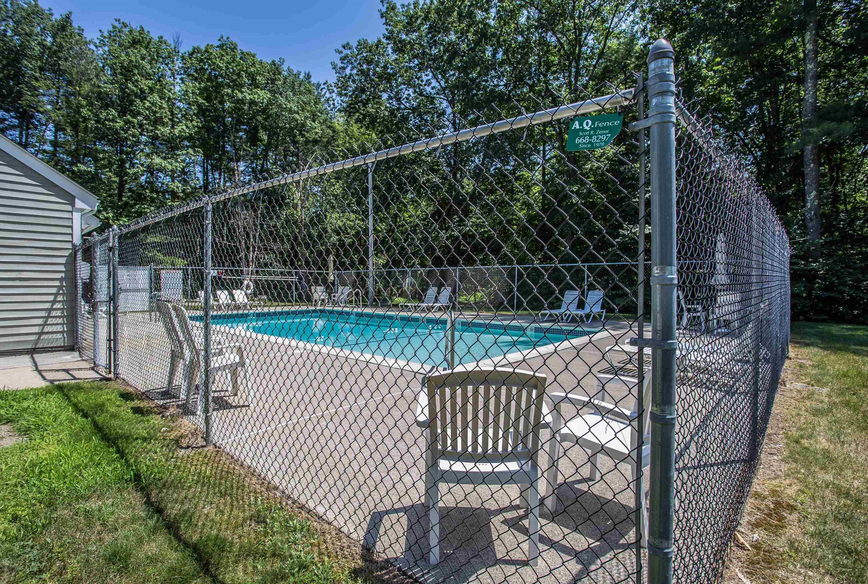 17 Walnut Cir, Merrimack NH  03054-2657 exterior