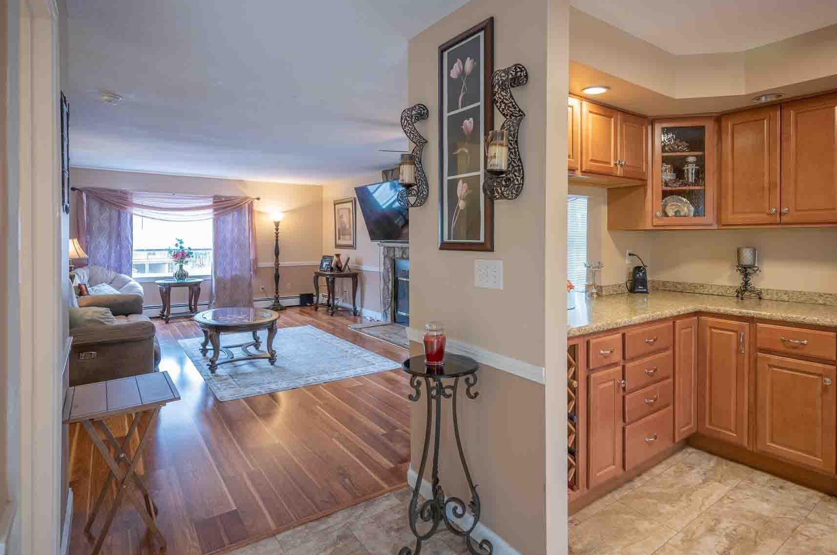 17 Walnut Cir, Merrimack NH  03054-2657 exterior