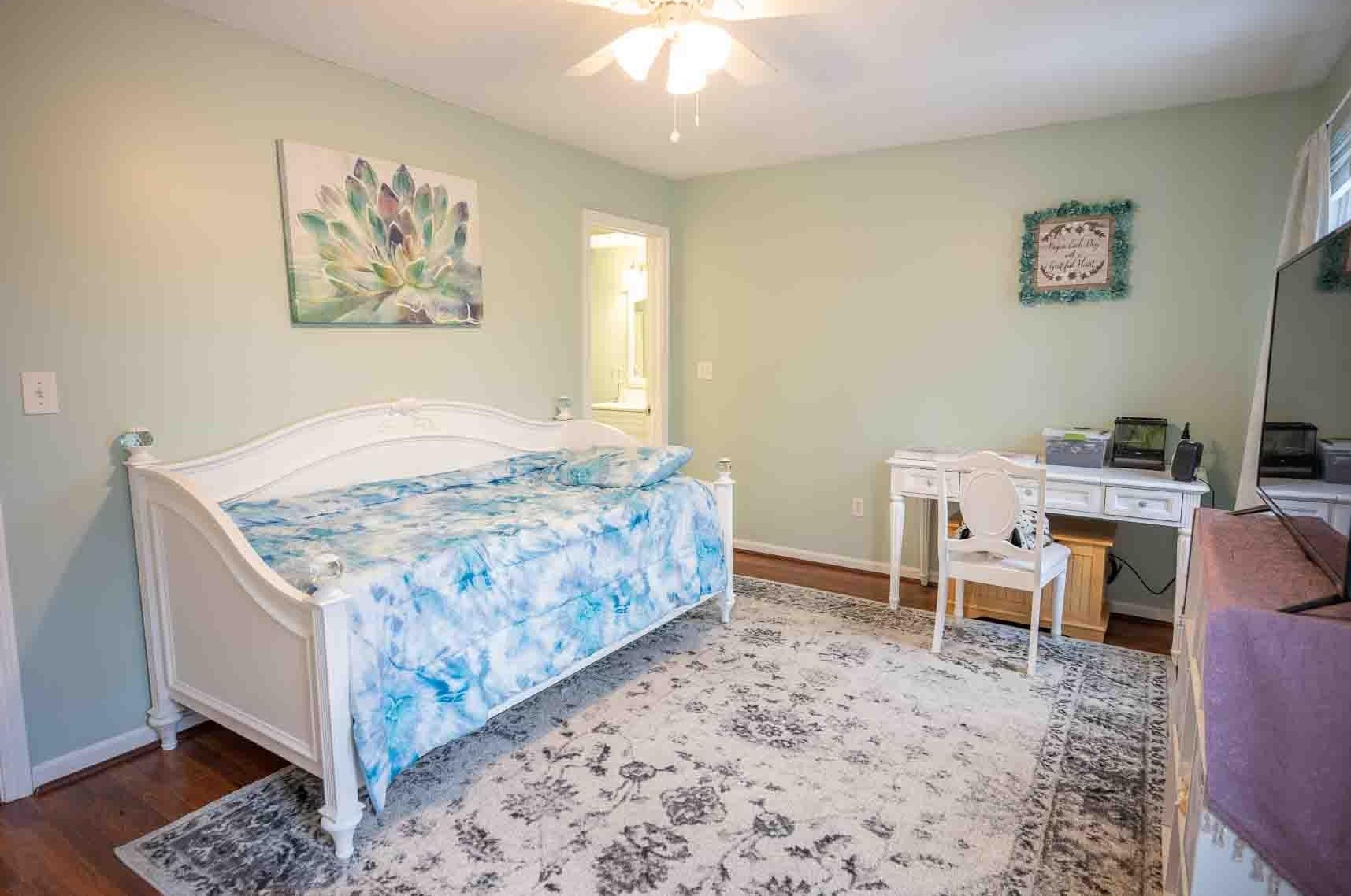 17 Walnut Cir, Merrimack NH  03054-2657 exterior