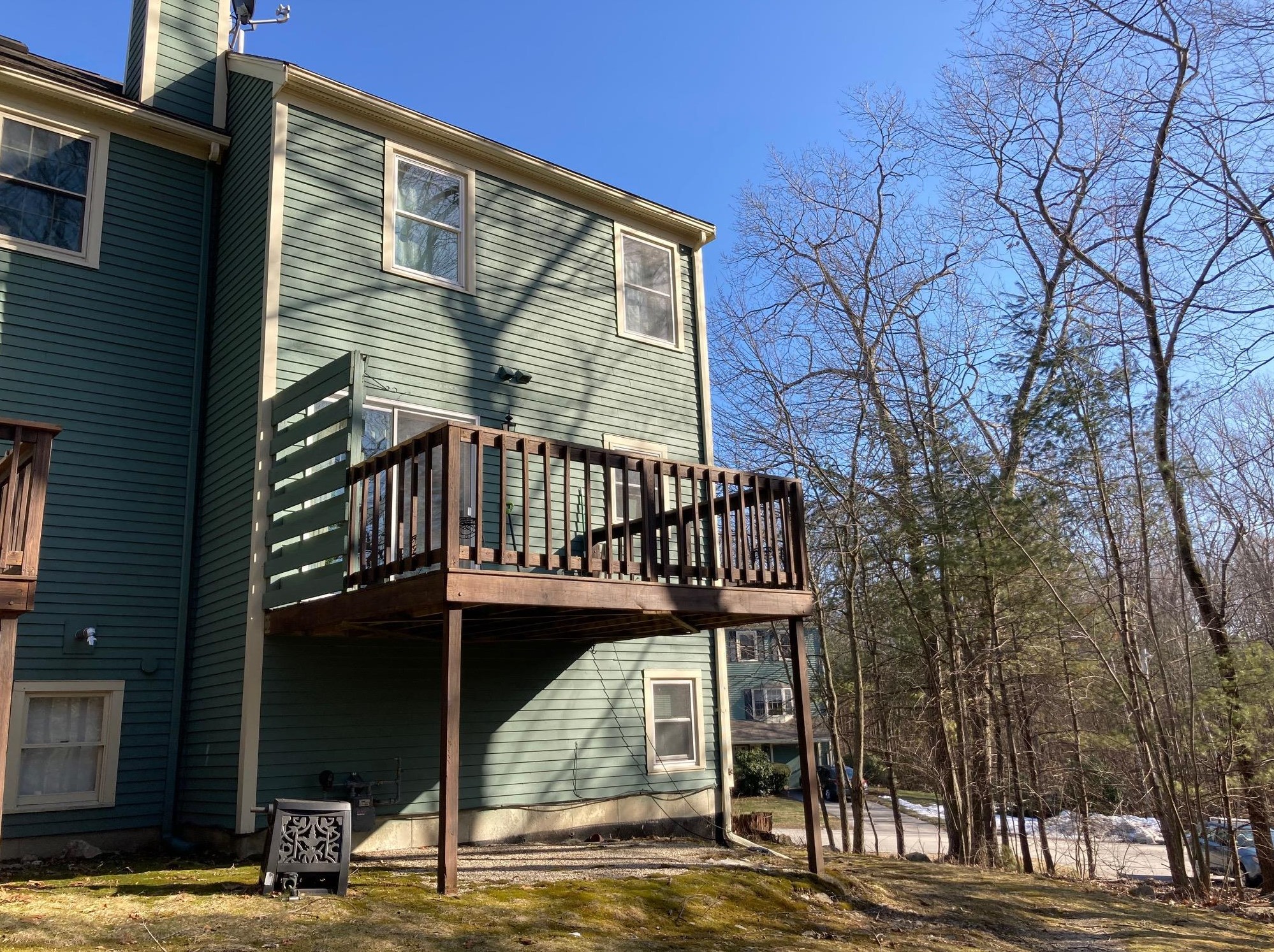 17 Walnut Cir, Merrimack NH  03054-2657 exterior