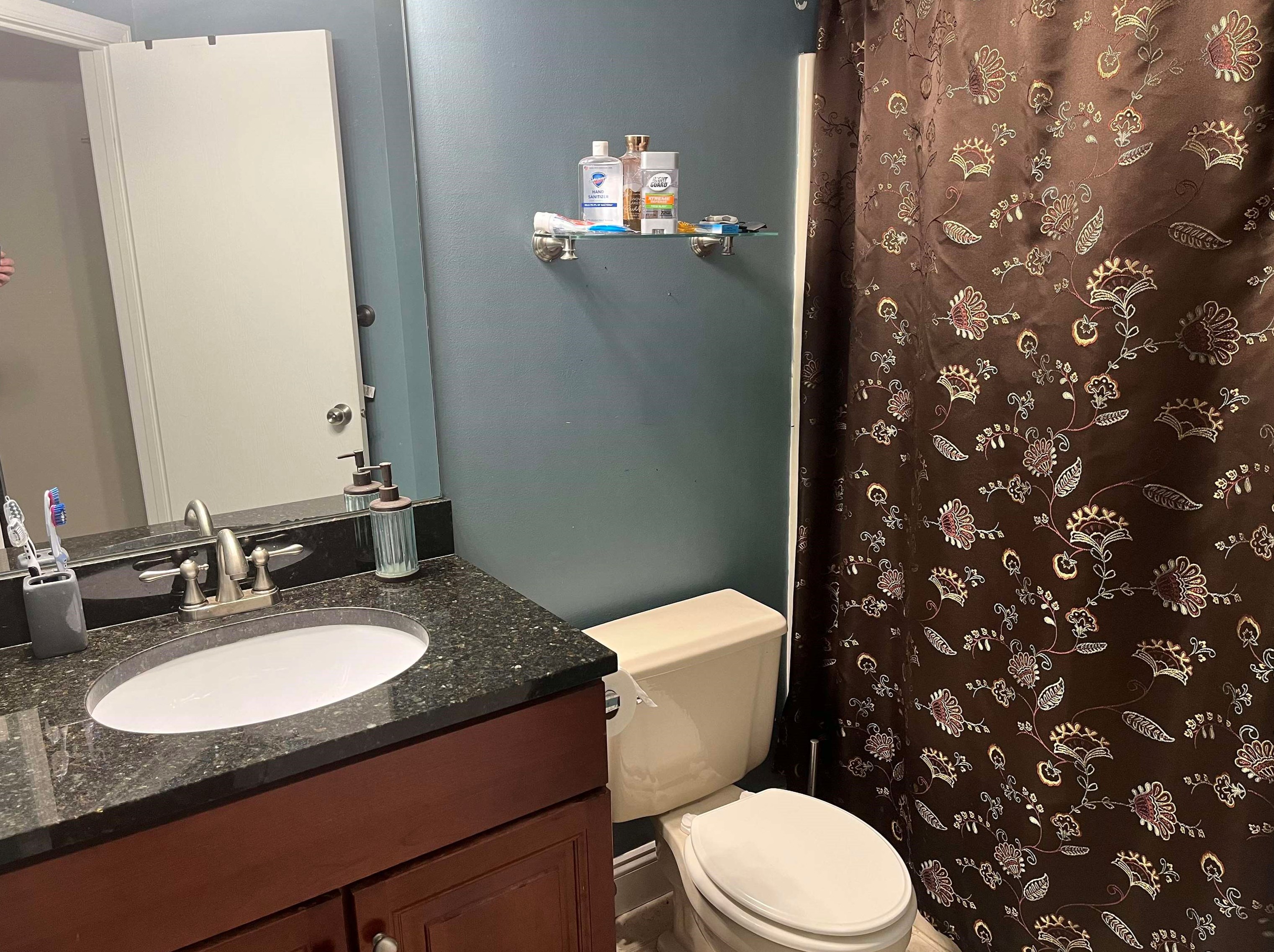 230 Eastern Ave, Manchester NH 03104-4600 exterior