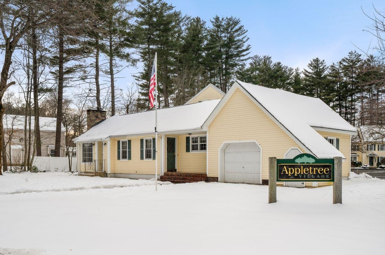 11 Mcelwain St, Merrimack NH  03054-3664 exterior