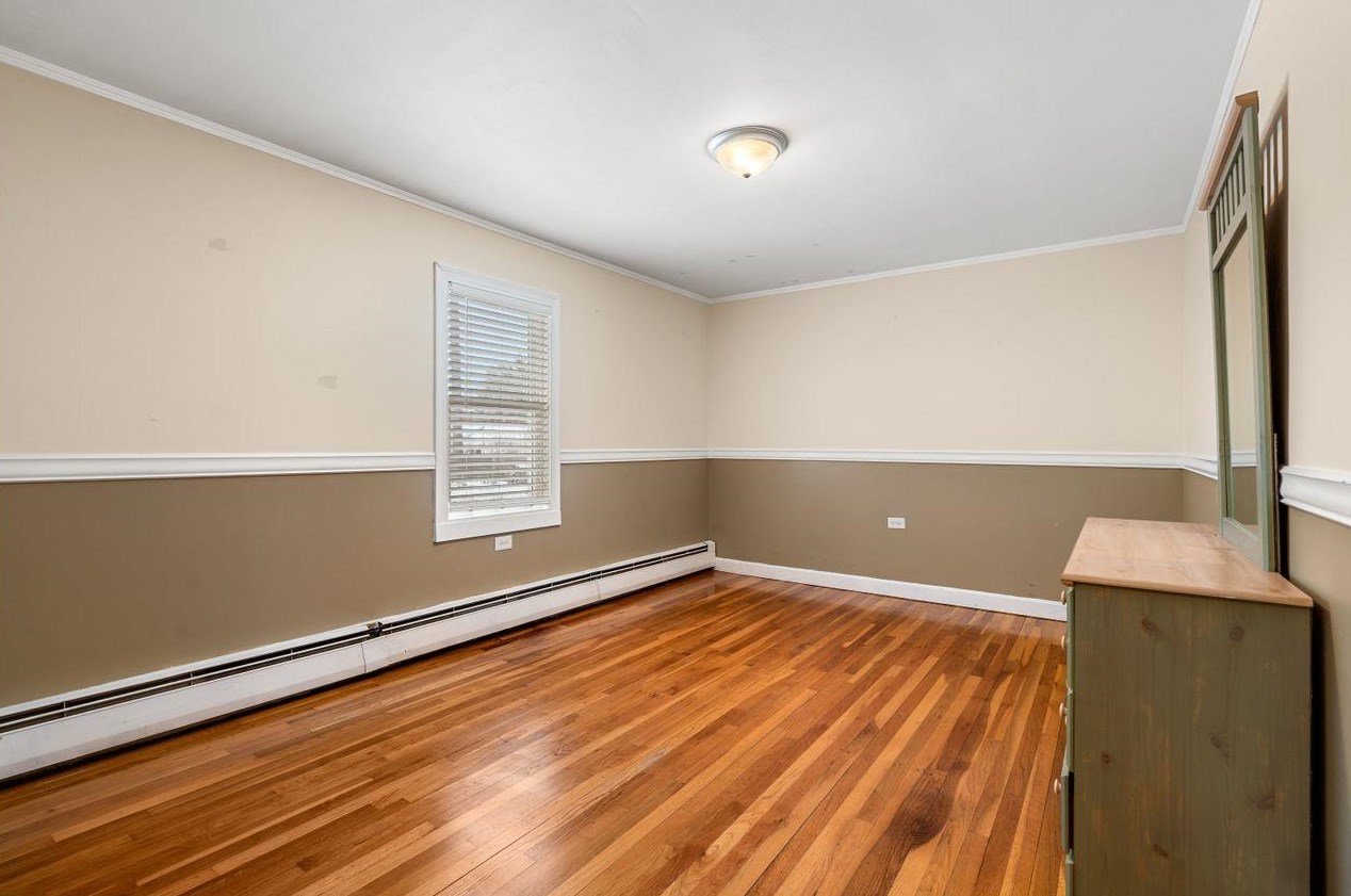 11 Mcelwain St, Merrimack NH  03054-3664 exterior