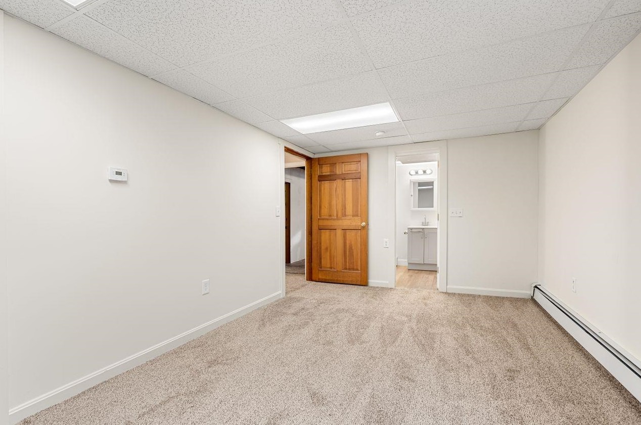 11 Mcelwain St, Merrimack NH  03054-3664 exterior