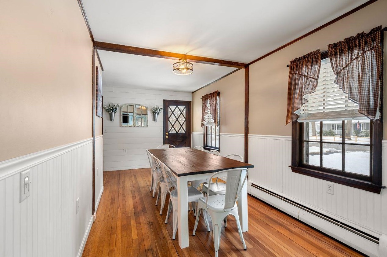 11 Mcelwain St, Merrimack NH  03054-3664 exterior