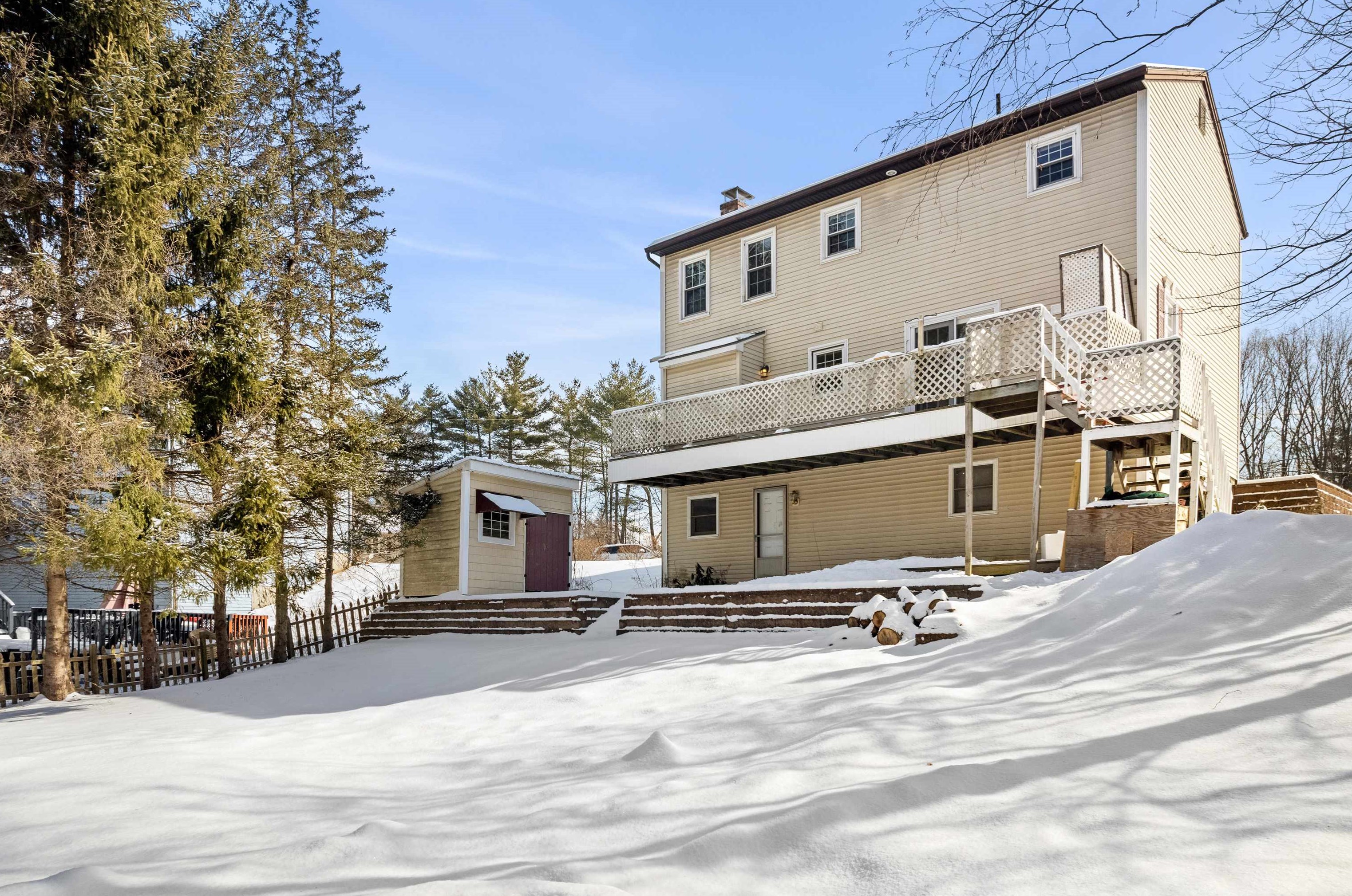 4 Springer Rd, Manchester NH  03106-1316 exterior