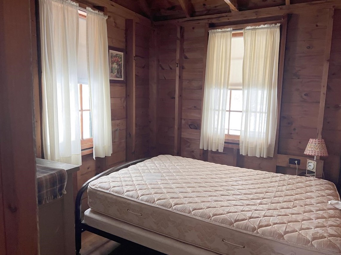 32 Cottage Rd, Bridgewater NH  03222-3704 exterior