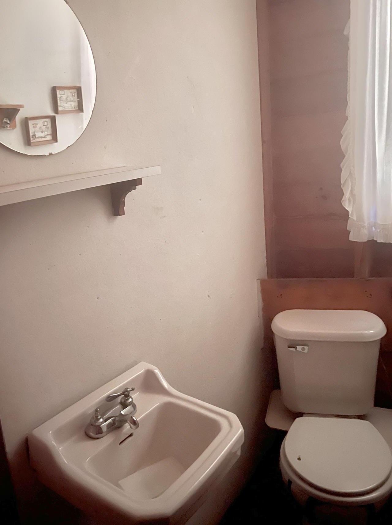 32 Cottage Rd, Bridgewater NH  03222-3704 exterior