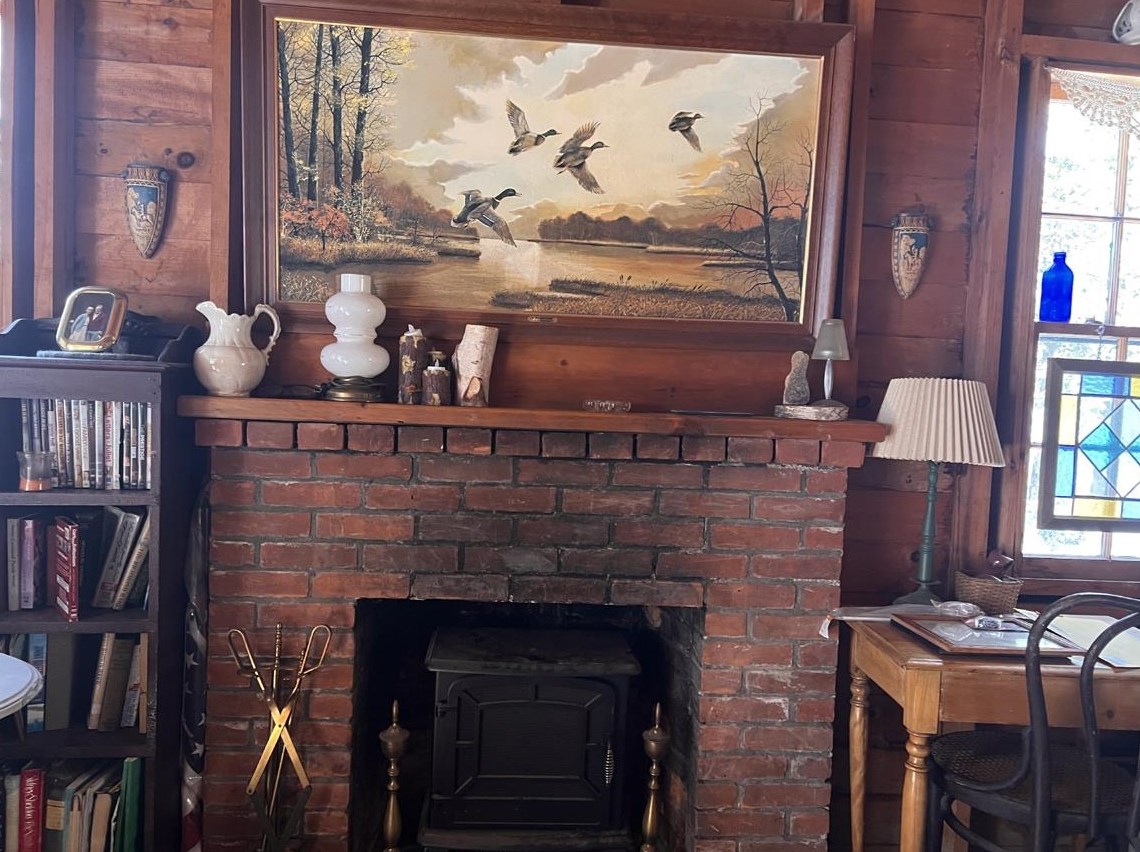 32 Cottage Rd, Bridgewater NH  03222-3704 exterior