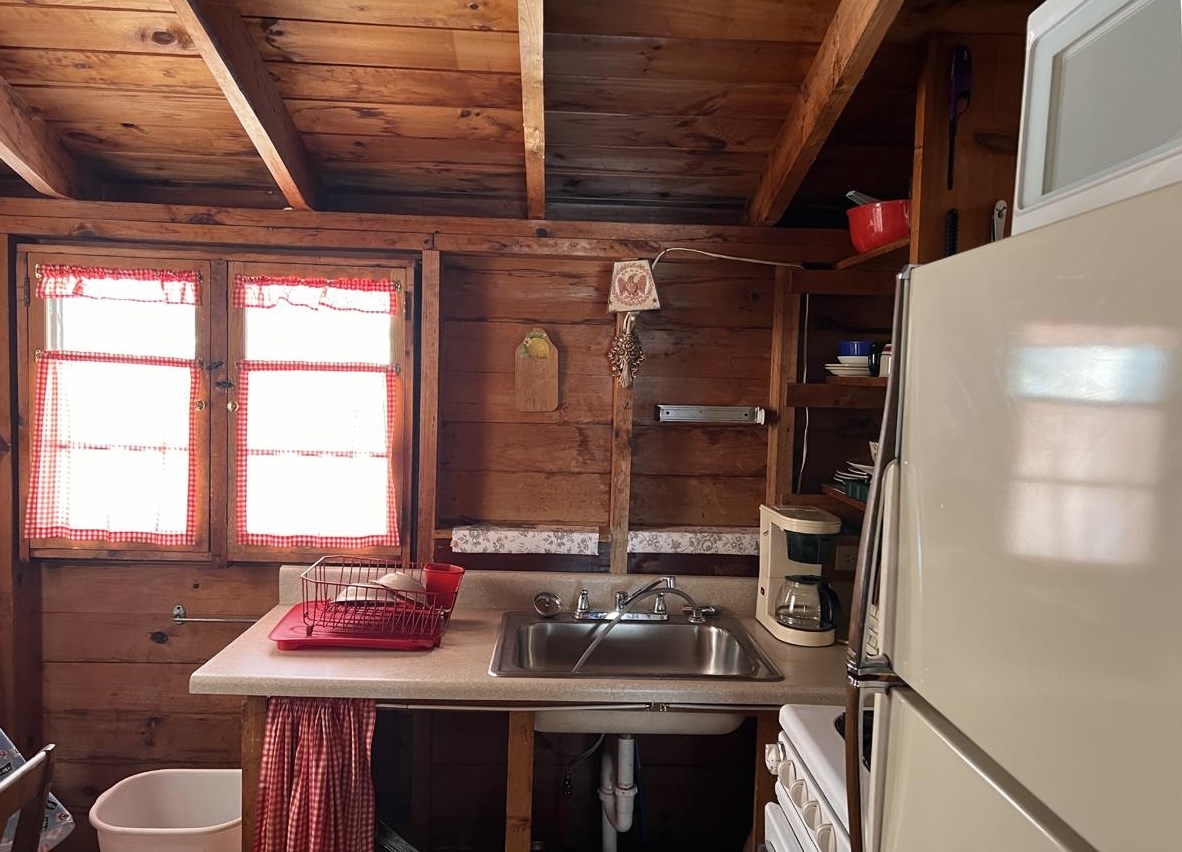 32 Cottage Rd, Bridgewater NH  03222-3704 exterior