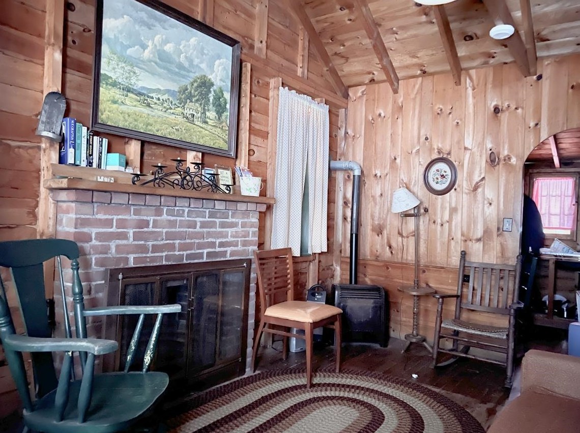 32 Cottage Rd, Bridgewater NH  03222-3704 exterior