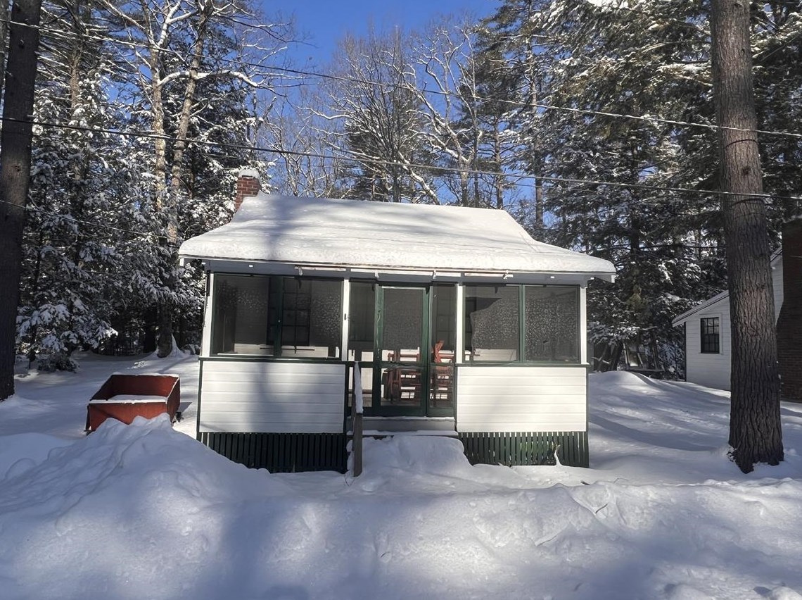 36 Cottage Rd, Bridgewater NH  03222-3703 exterior