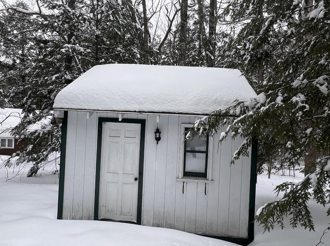 32 Cottage Rd, Bridgewater NH  03222-3704 exterior