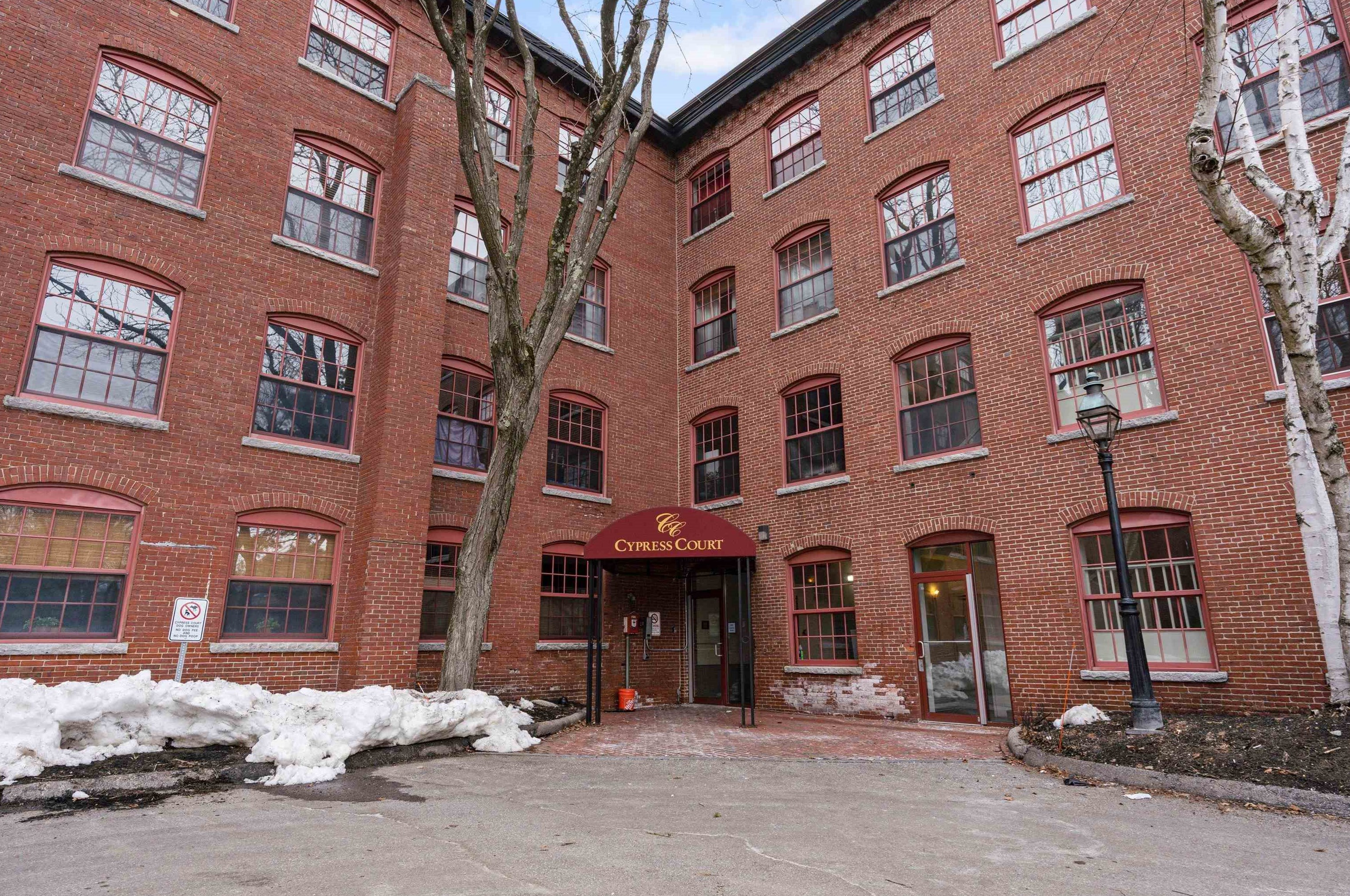 335 Cypress St, Manchester NH  03103-3605 exterior