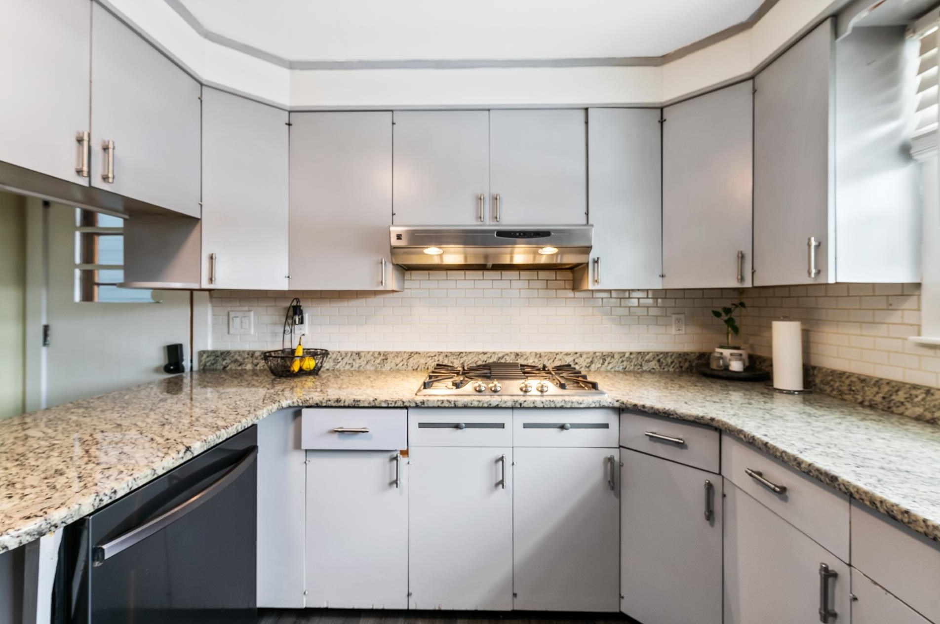 82 Alpine St, Manchester NH  03102-4602 exterior