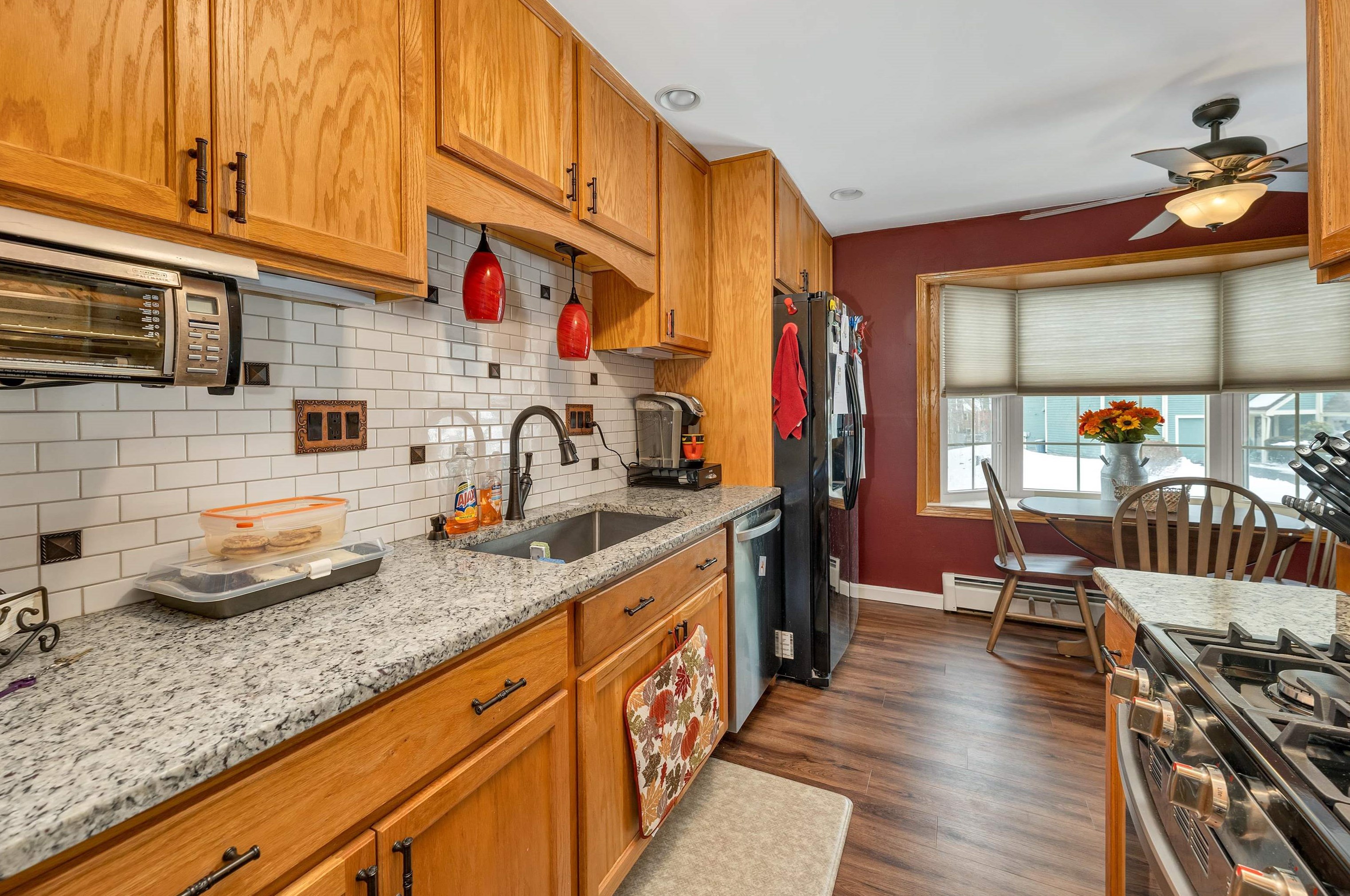 20 Walnut Cir, Merrimack NH  03054-2657 exterior