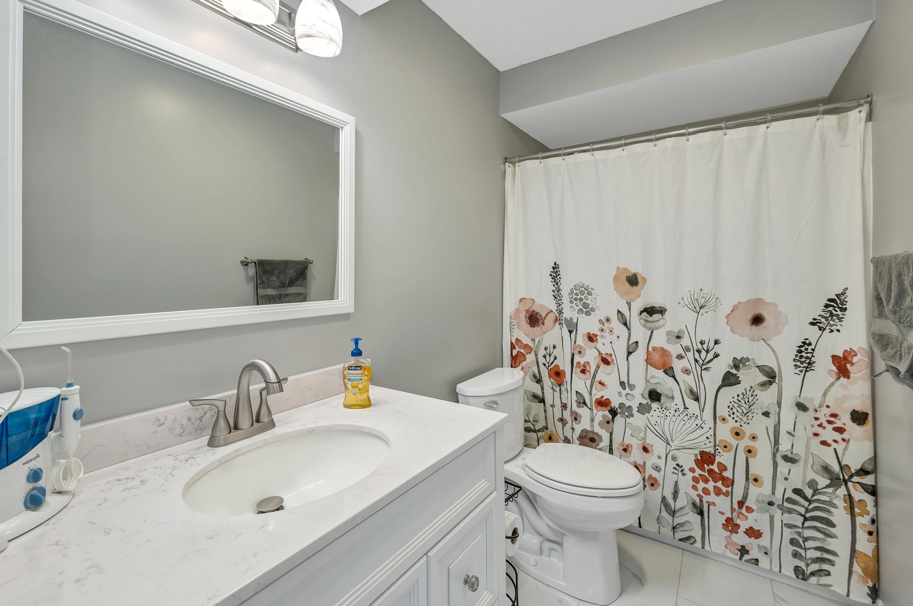 20 Walnut Cir, Merrimack NH  03054-2657 exterior