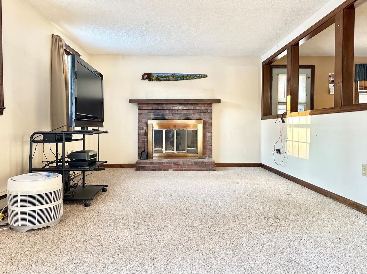 11 Collins Ave, Merrimack NH  03054-3246 exterior