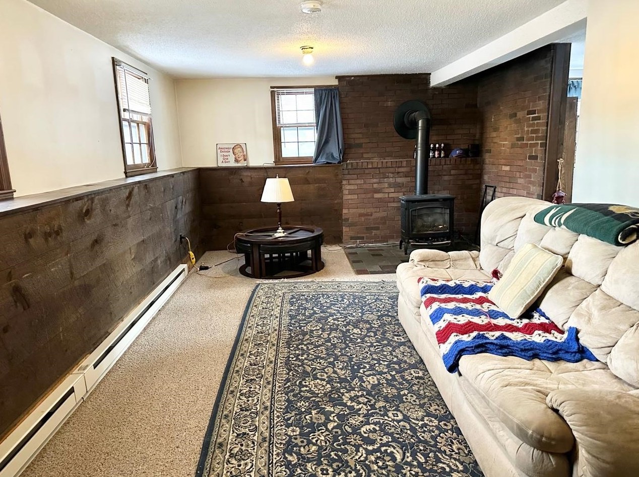 11 Collins Ave, Merrimack NH  03054-3246 exterior