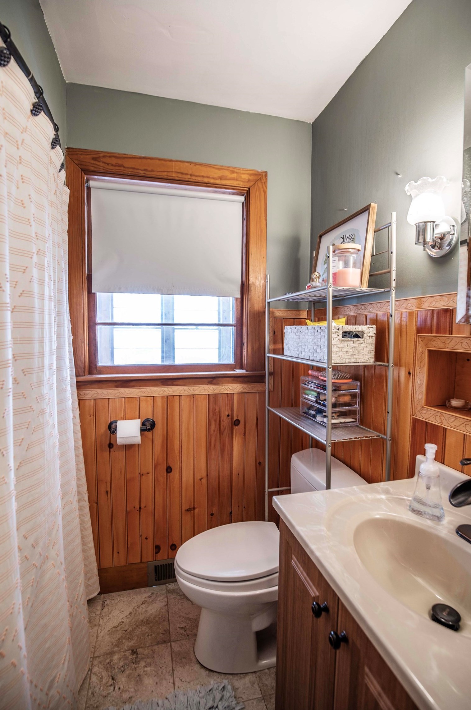 175 Peak St, Manchester NH  03104-3834 exterior