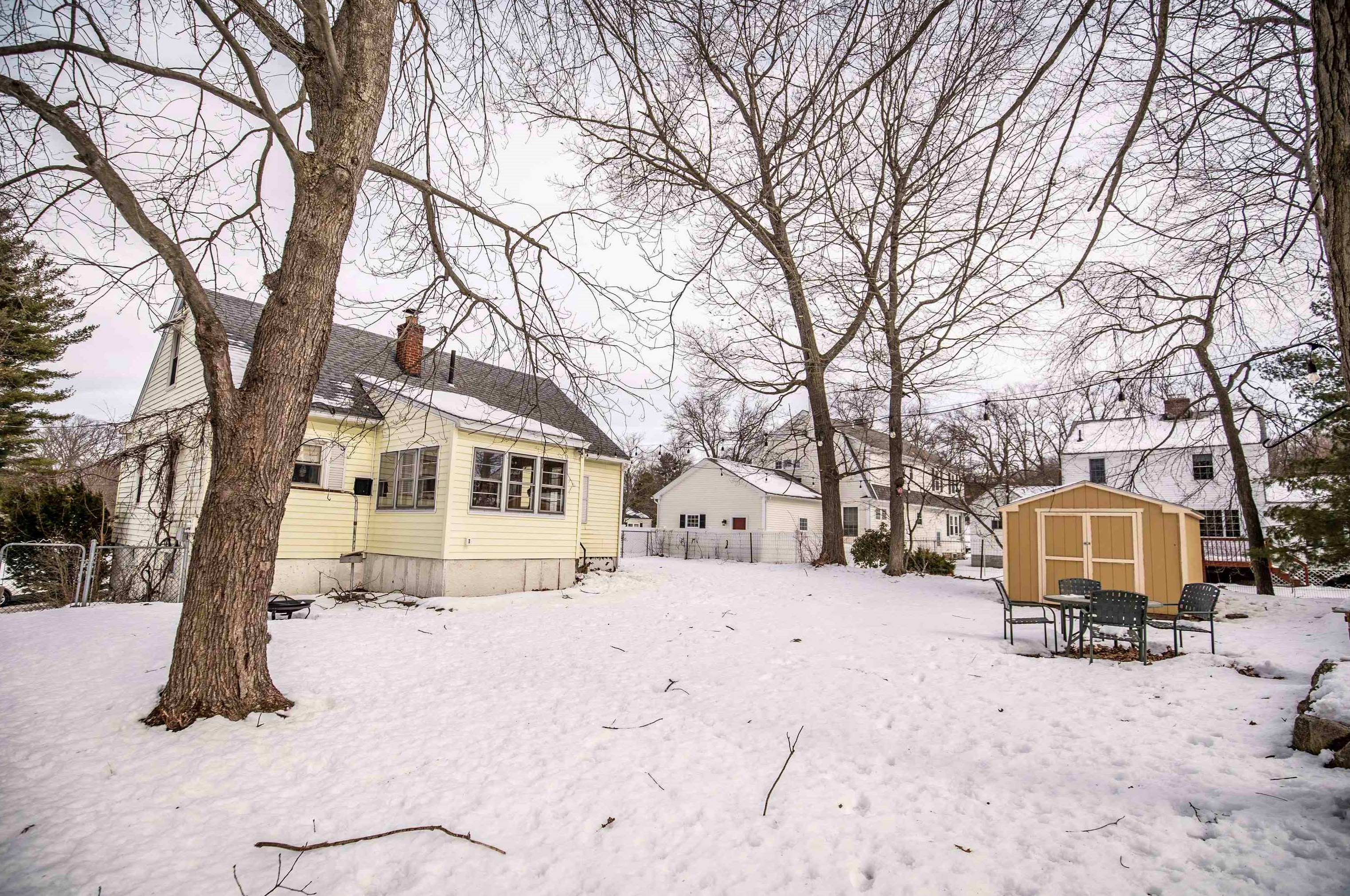 175 Peak St, Manchester NH  03104-3834 exterior