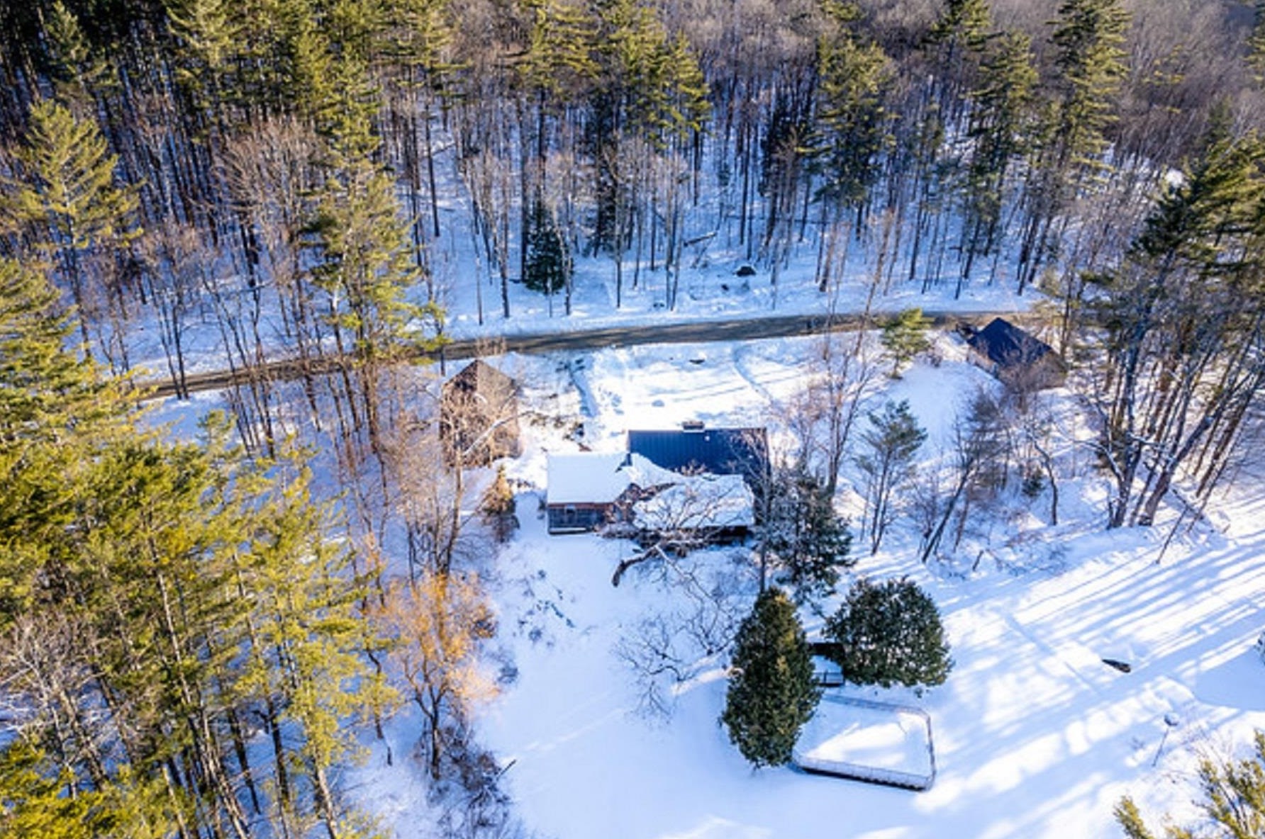 353 Dorchester Rd, Lyme NH  03768-3900 exterior