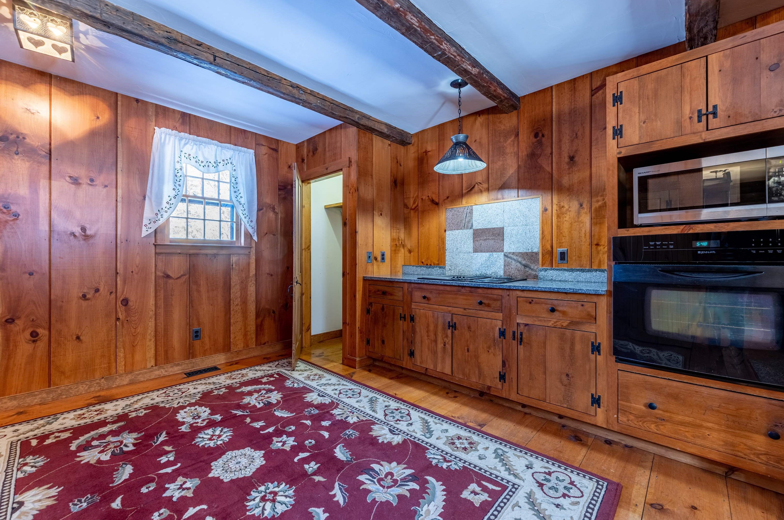 353 Dorchester Rd, Lyme NH  03768-3900 exterior