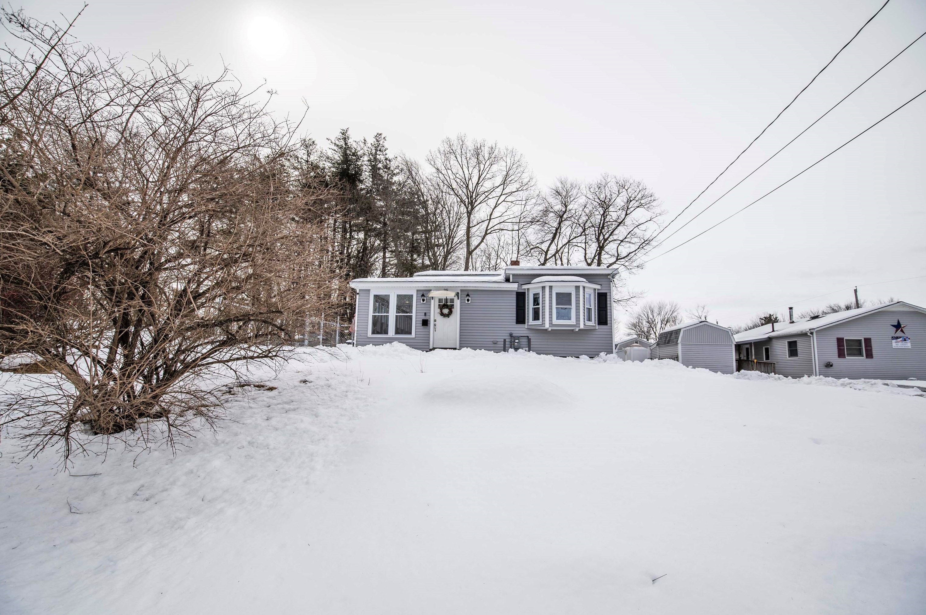 25 Maynard Ave, Manchester NH  03103-3058 exterior