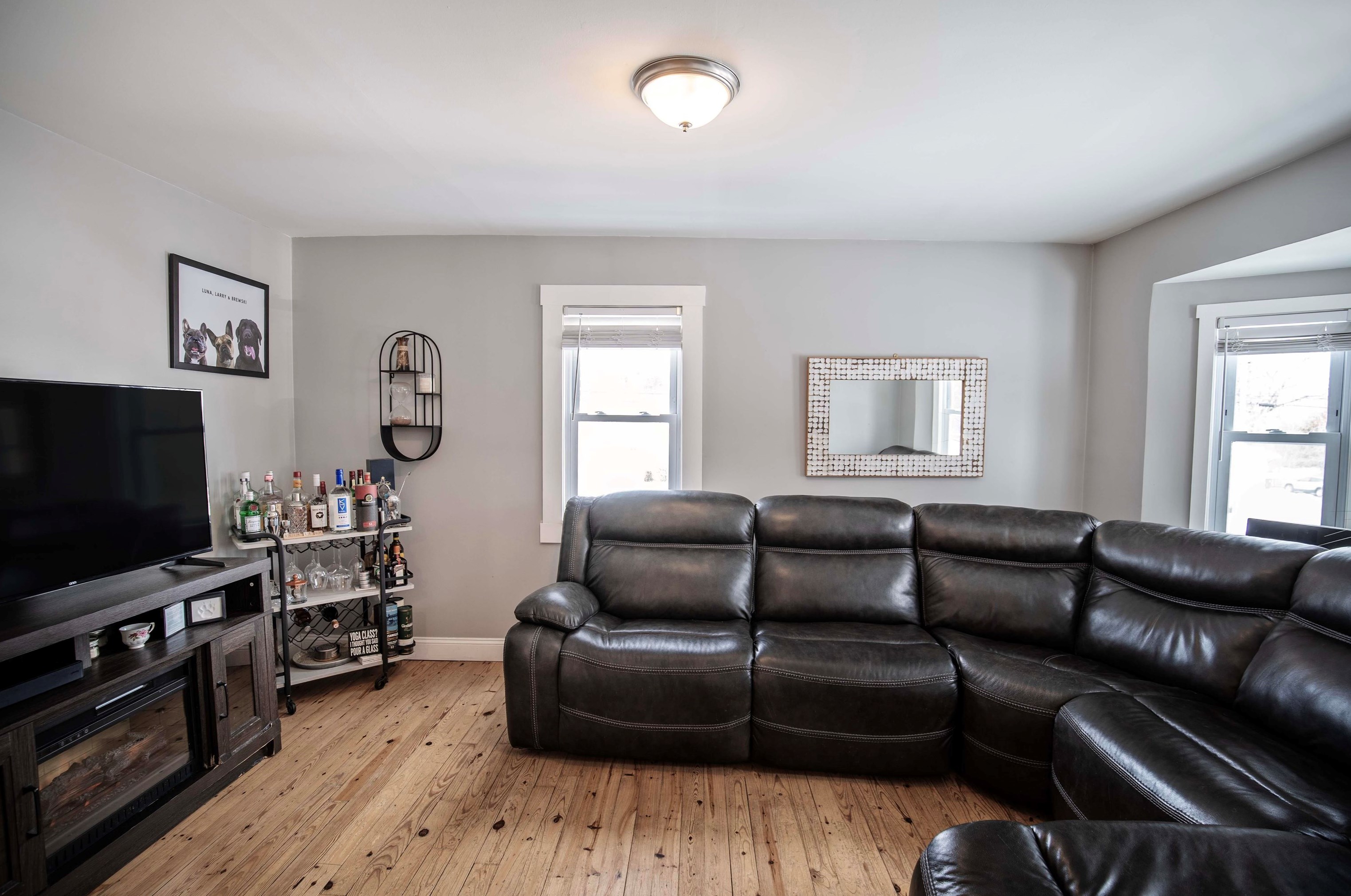 25 Maynard Ave, Manchester NH  03103-3058 exterior