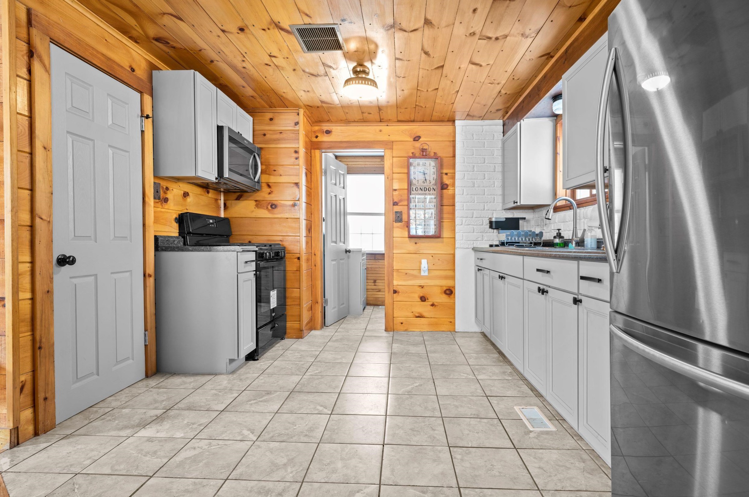 45 Deer Cove Rd, Ctr Ossipee NH  03814-6106 exterior