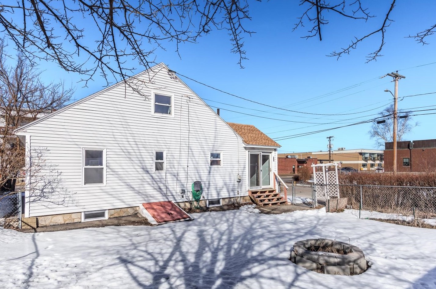 27 Pne St, Manchester NH 03103-5331 exterior