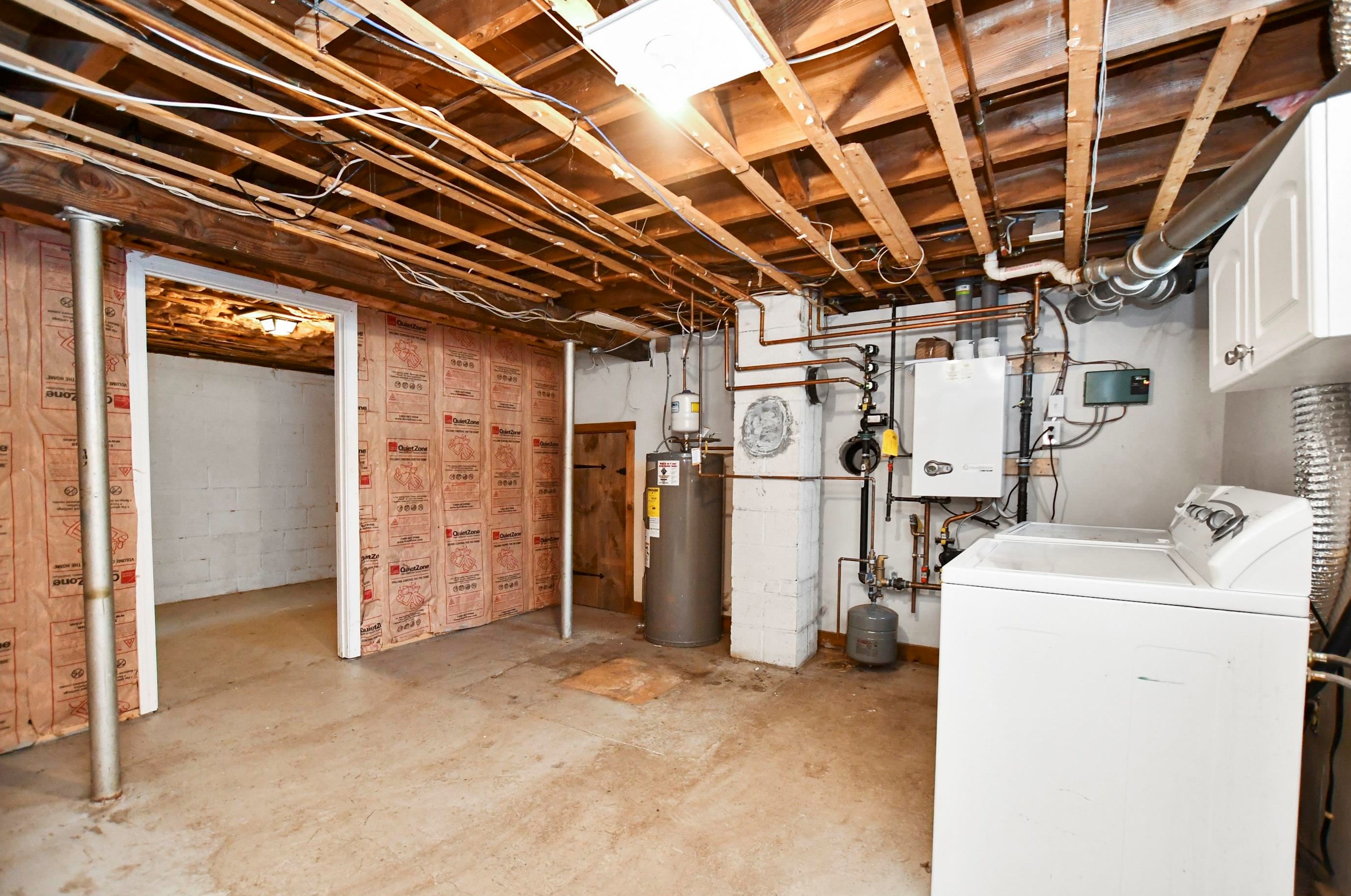 166 Exchange Ave, Manchester NH  03104-1532 exterior