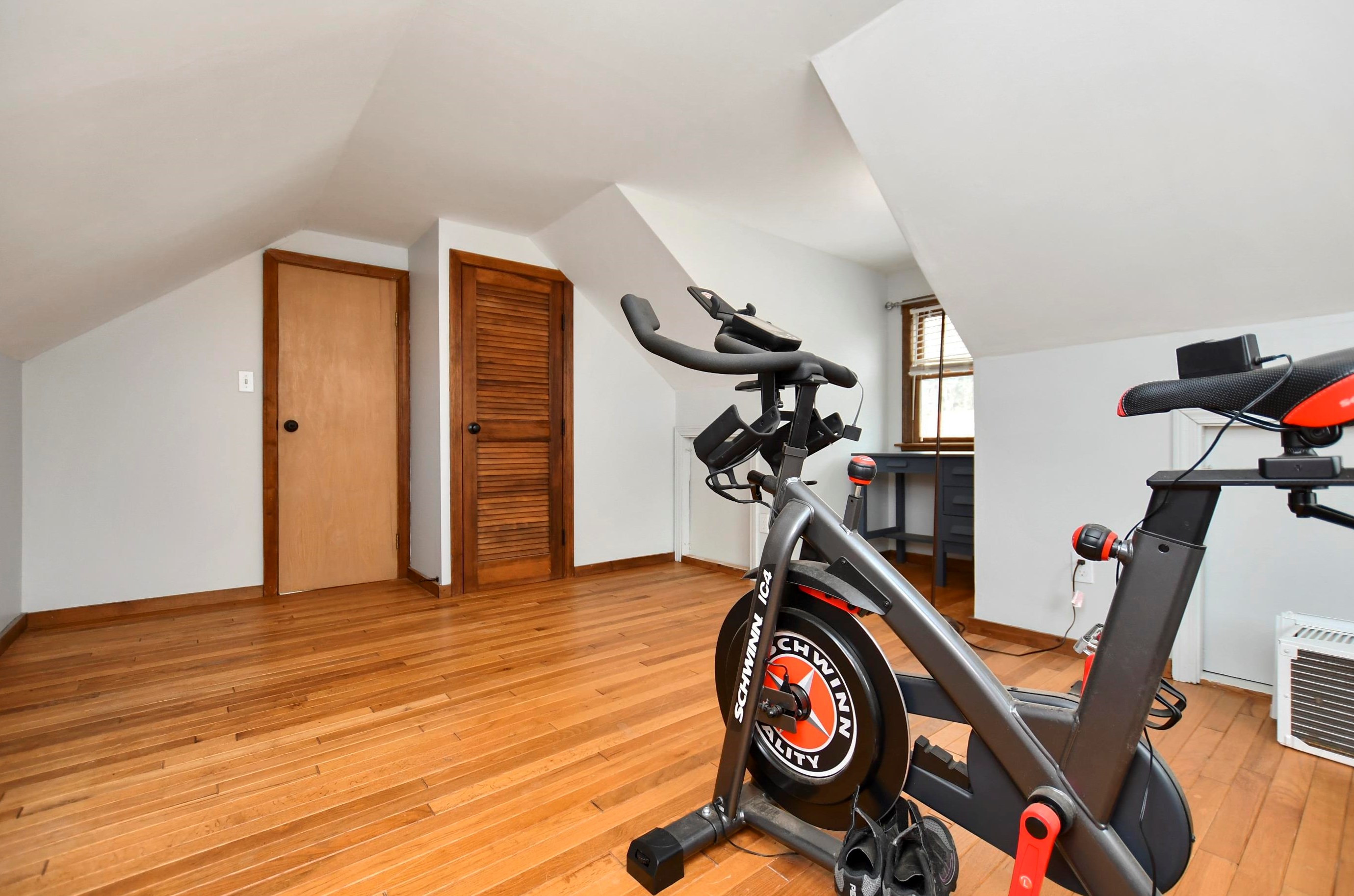 166 Exchange Ave, Manchester NH  03104-1532 exterior