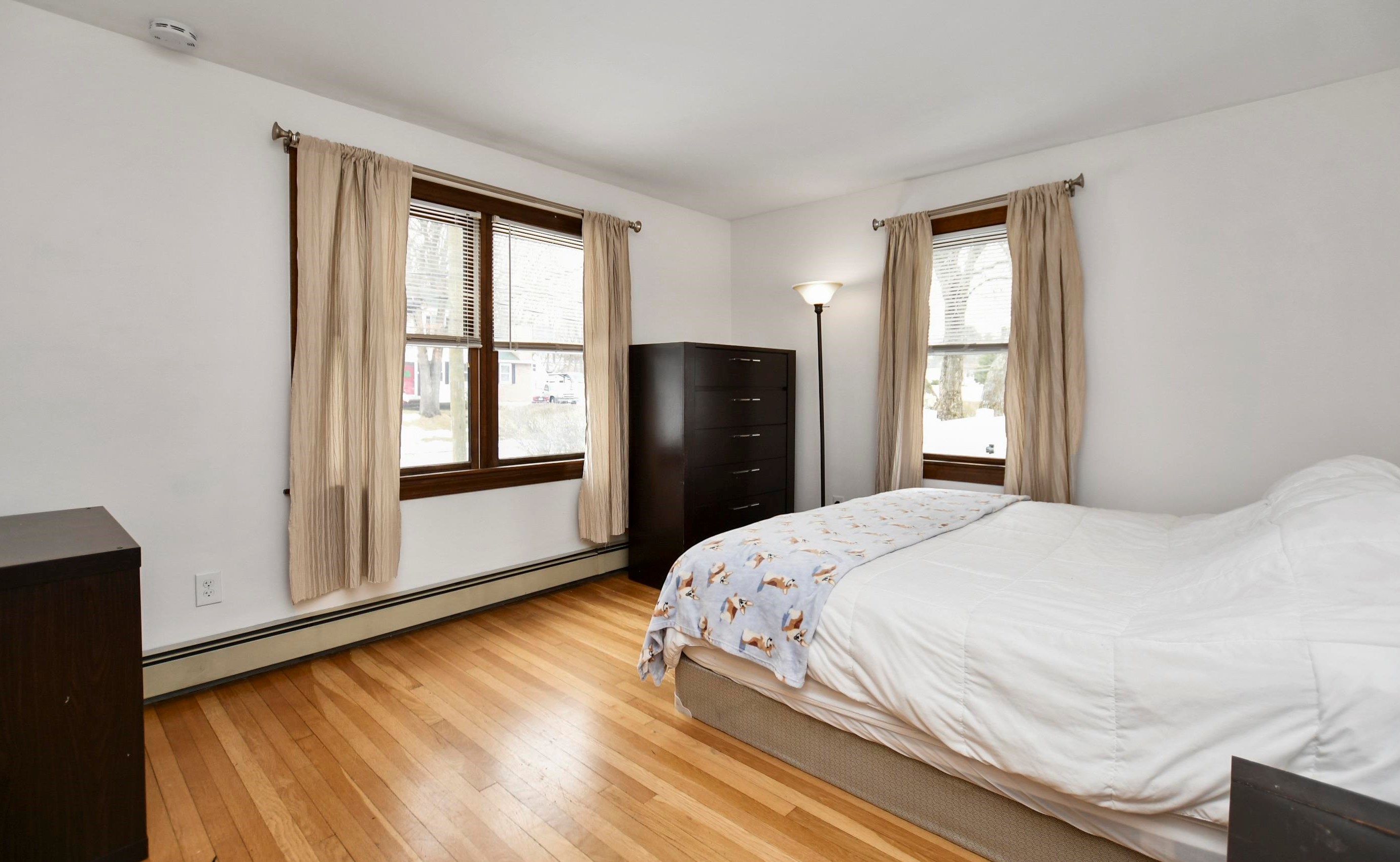 166 Exchange Ave, Manchester NH  03104-1532 exterior