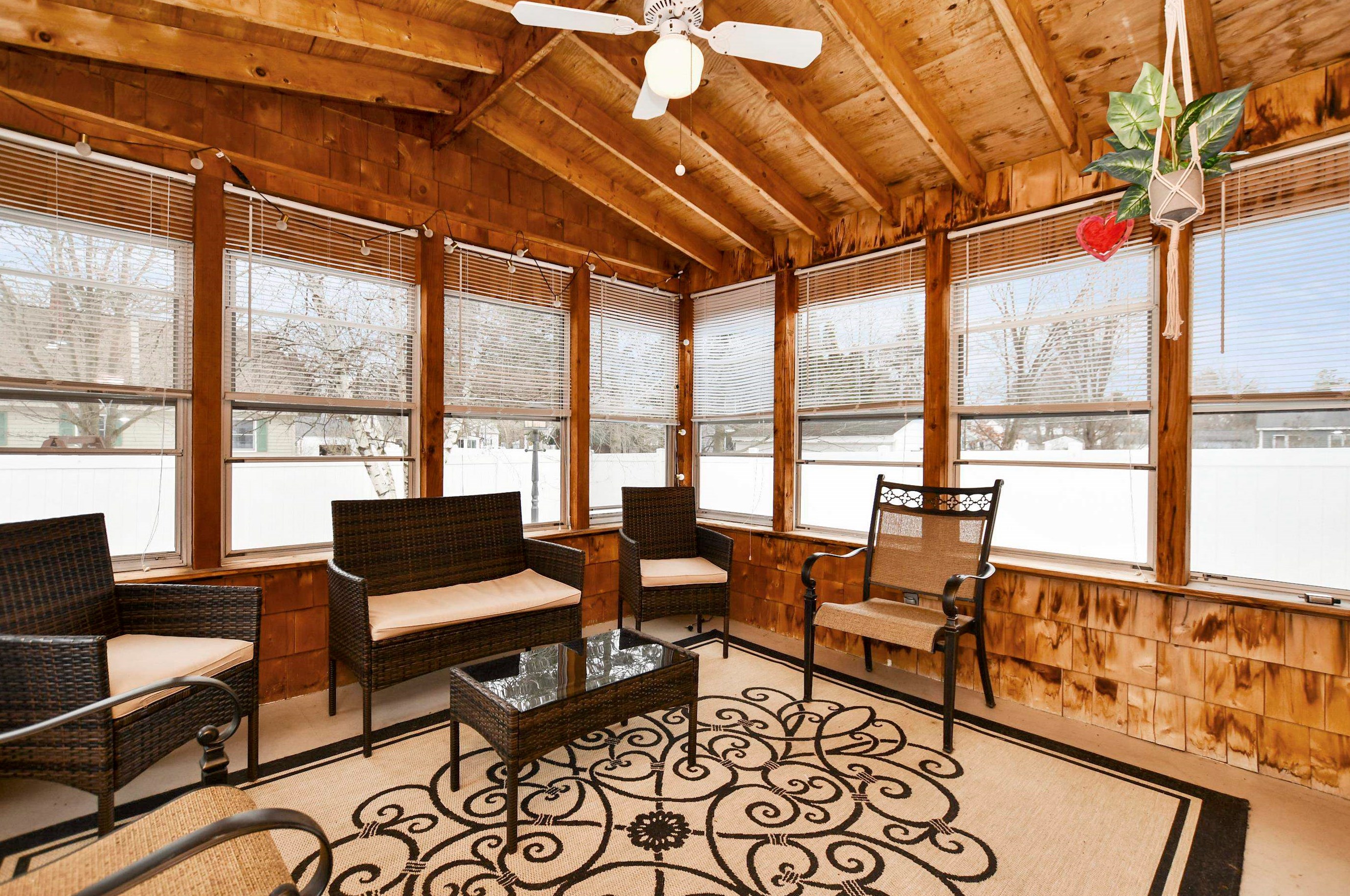 166 Exchange Ave, Manchester NH  03104-1532 exterior