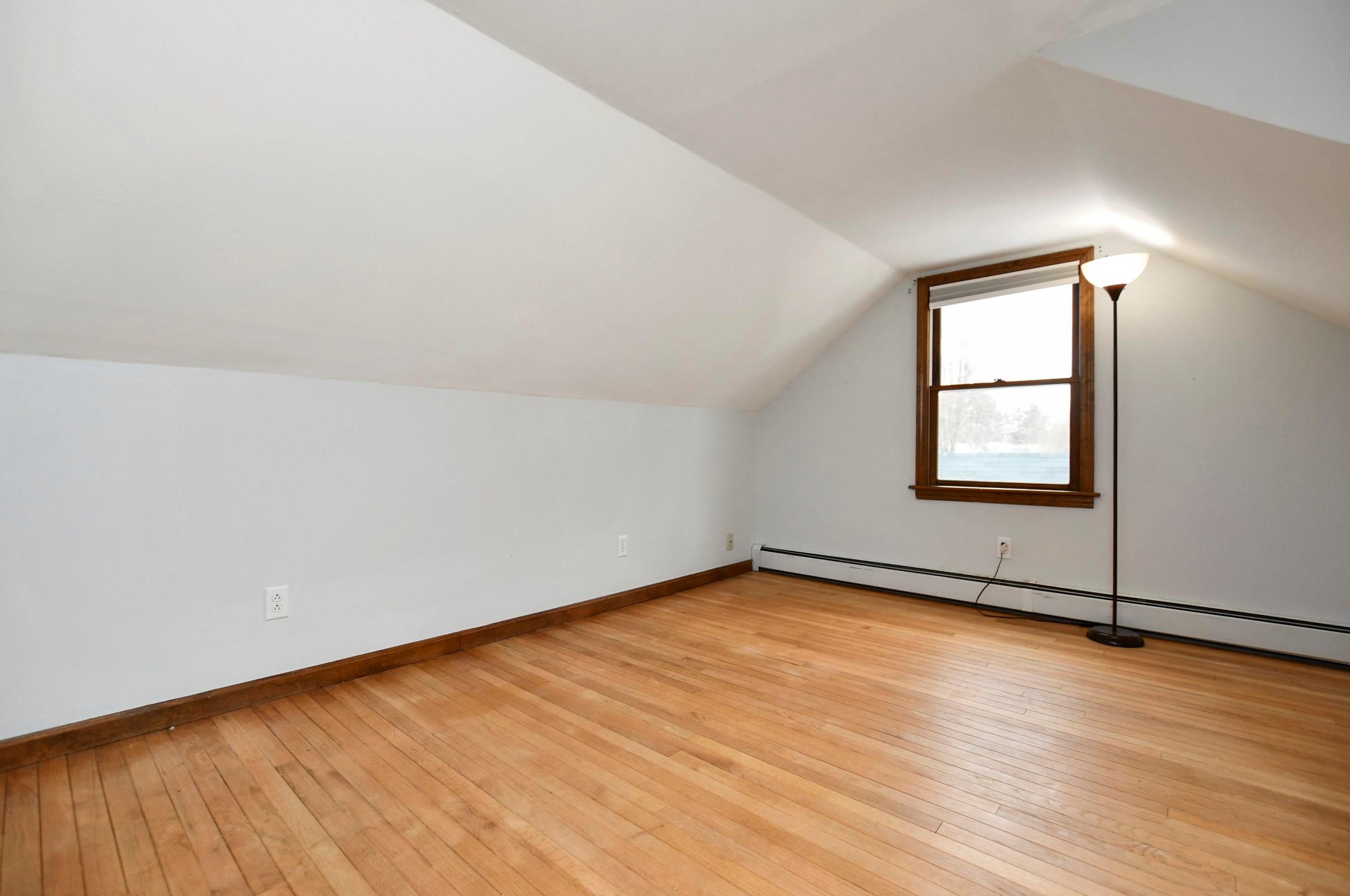 166 Exchange Ave, Manchester NH  03104-1532 exterior