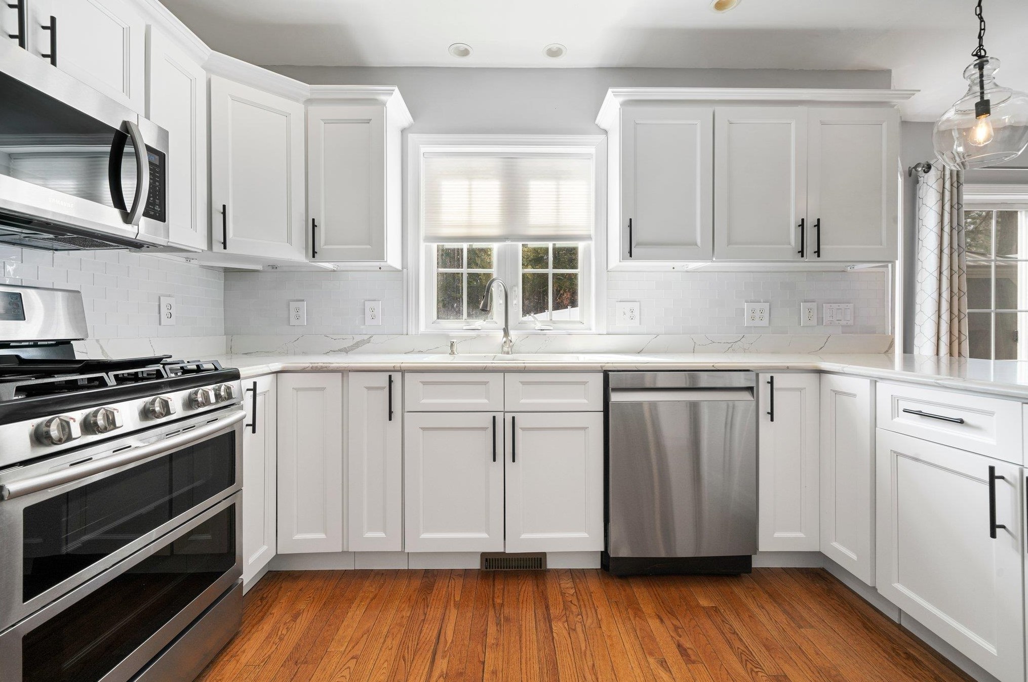 1110 Goffstown Rd, Manchester NH  03102-2359 exterior