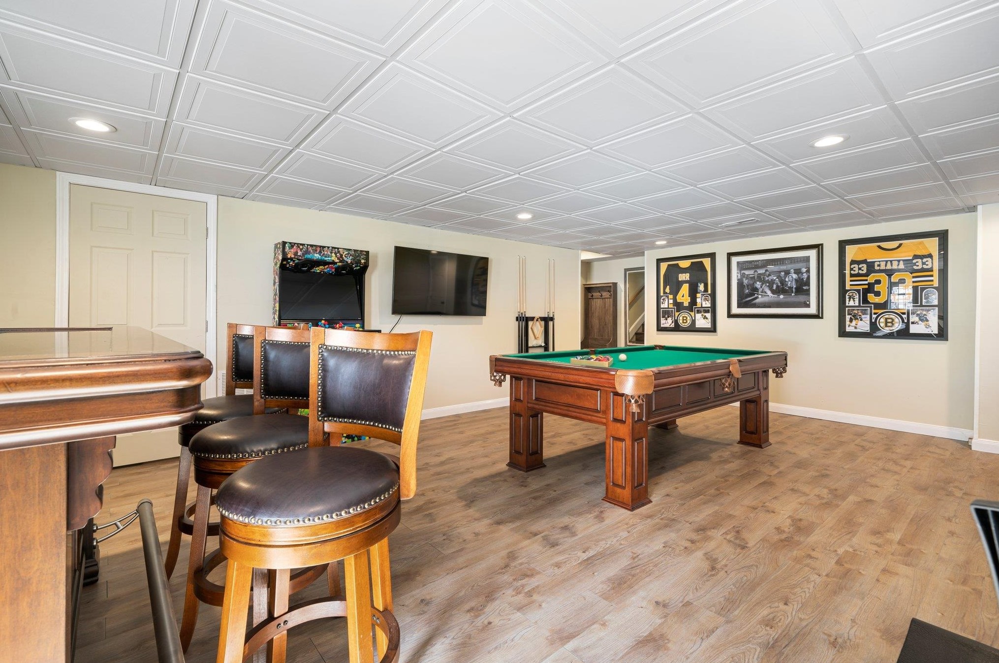 1110 Goffstown Rd, Manchester NH  03102-2359 exterior