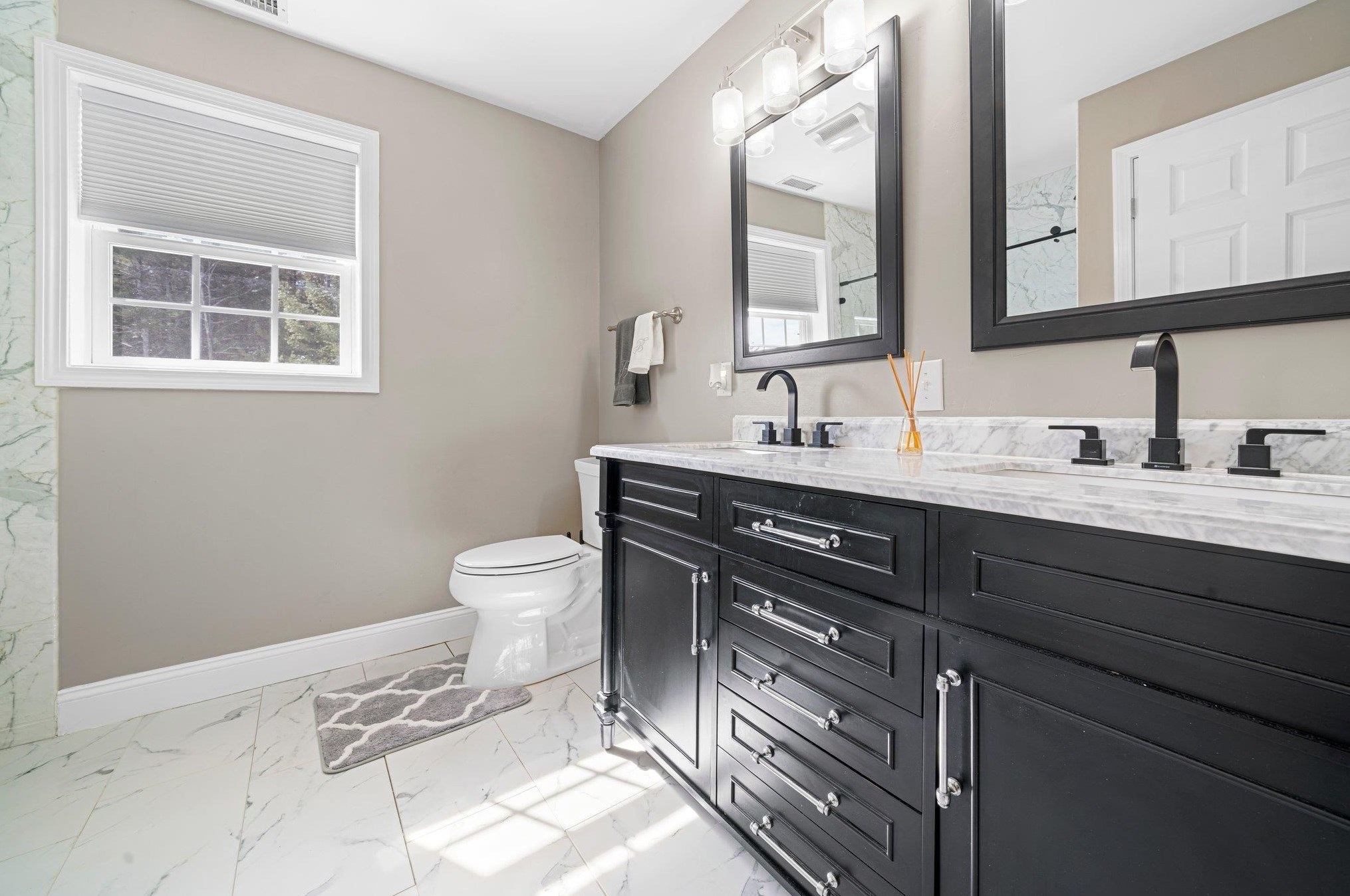 1110 Goffstown Rd, Manchester NH  03102-2359 exterior