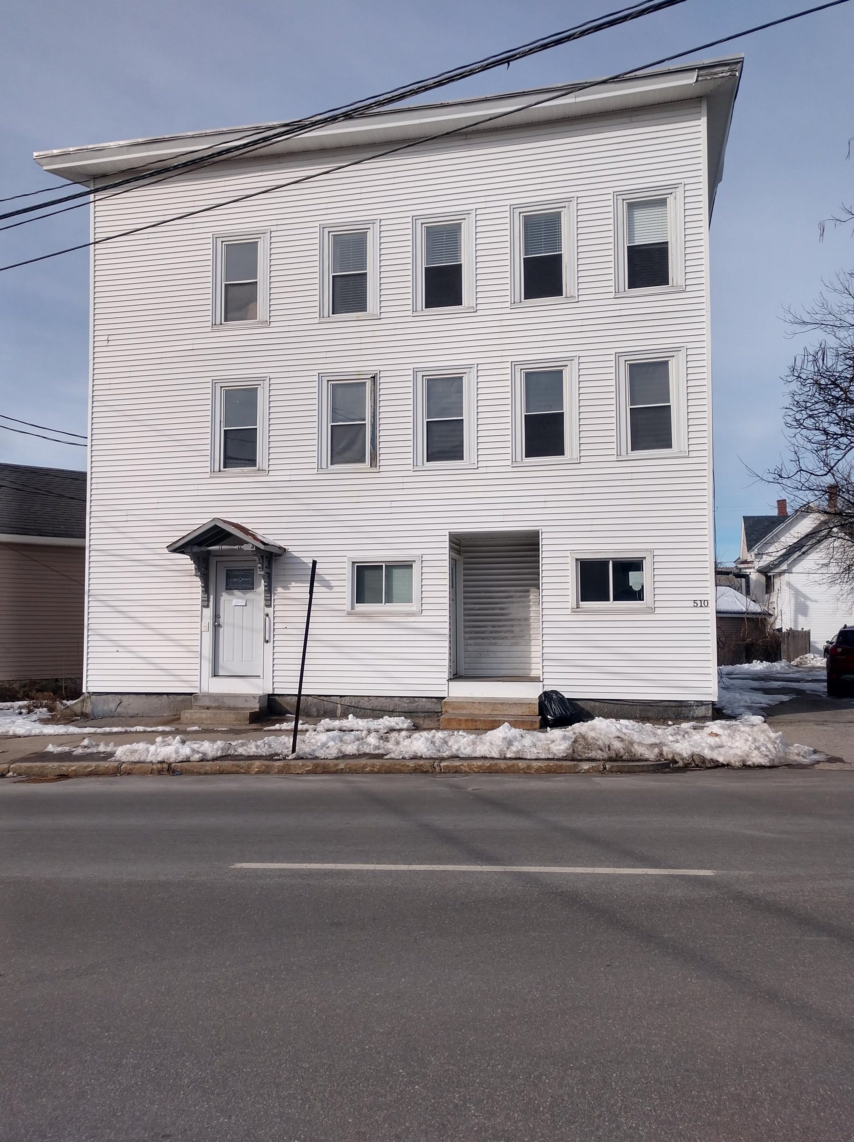 510 Maple St, Manchester NH  03104-4950 exterior