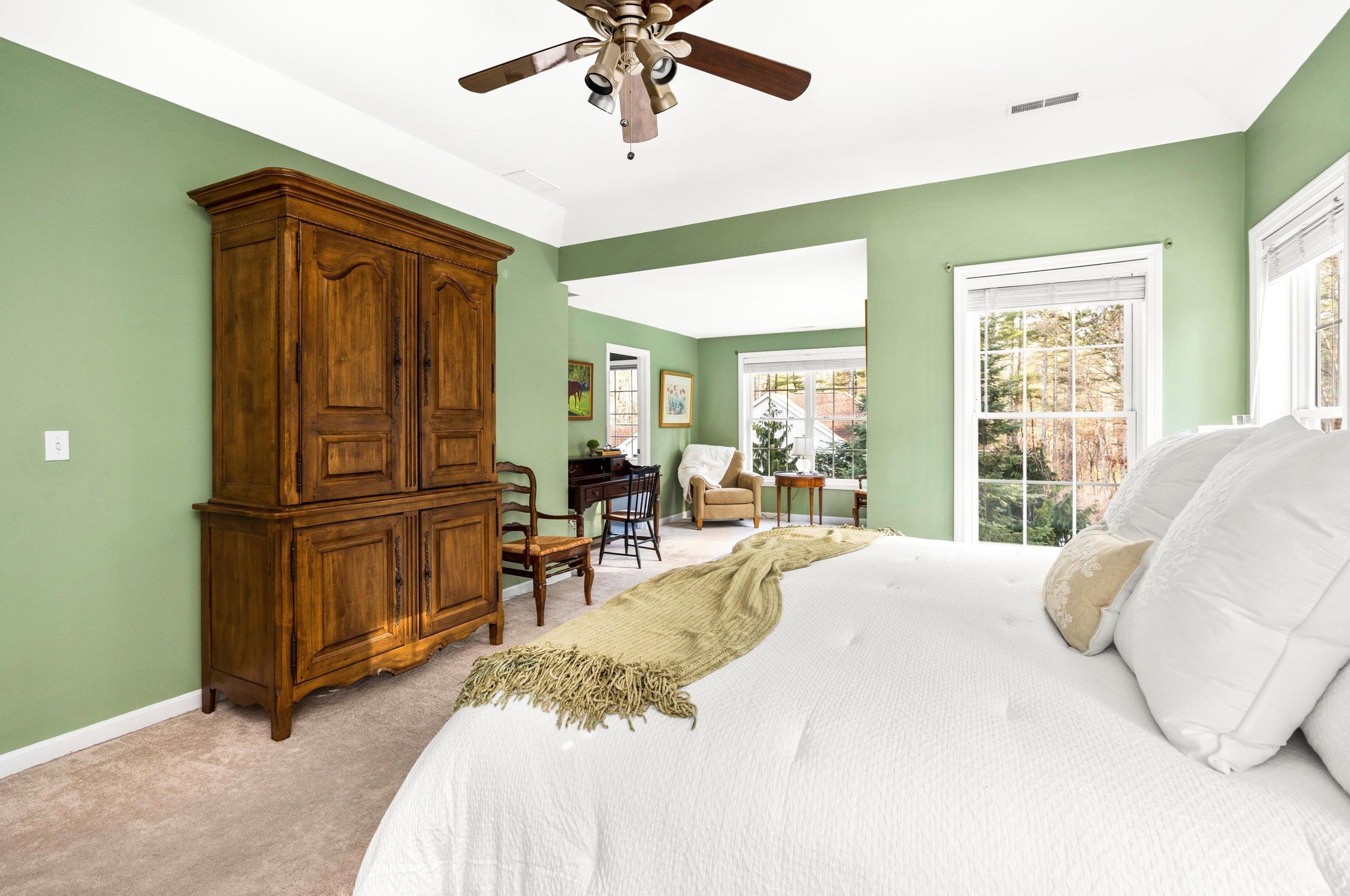 4 Candlewood Rd, Windham NH  03087-2258 exterior