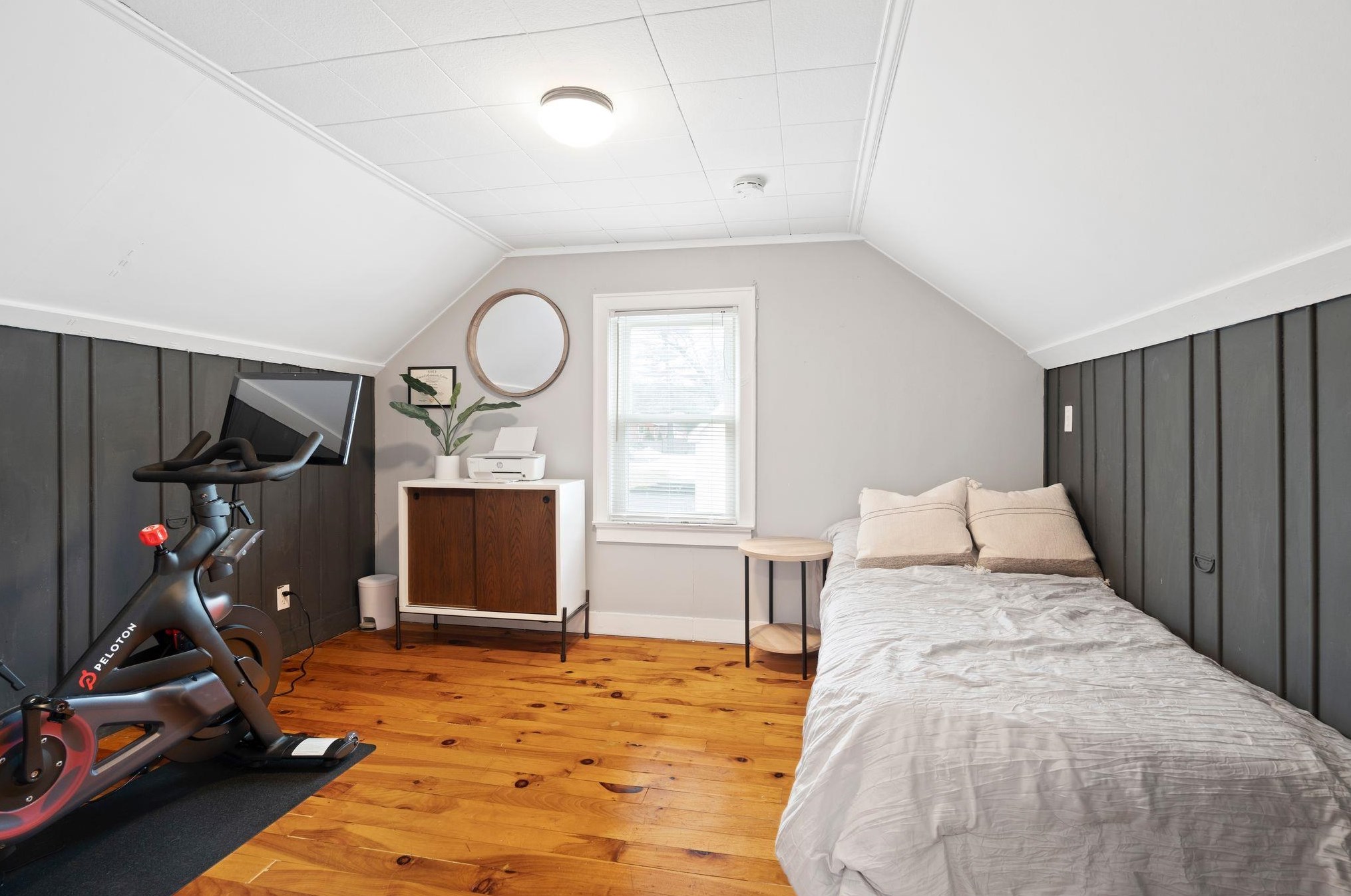 34 Exchange Ave, Manchester NH  03104-1530 exterior